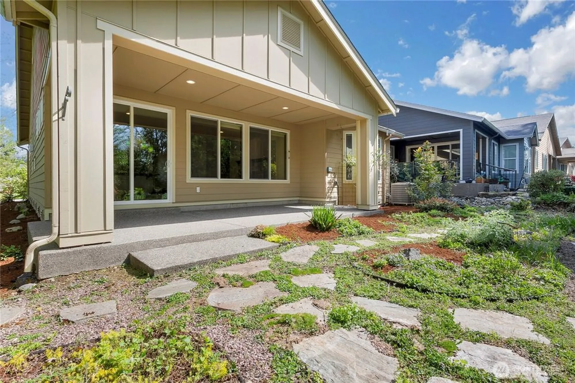 Property Slideshow image 18 of 28 | 14226 189th ave, Bonney Lake, WA, 98391