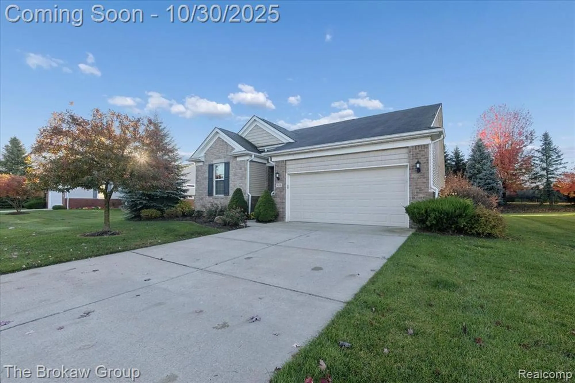 Property Slideshow image 4 of 49 | 6334 prairie dunes dr, Grand Blanc, MI, 48439