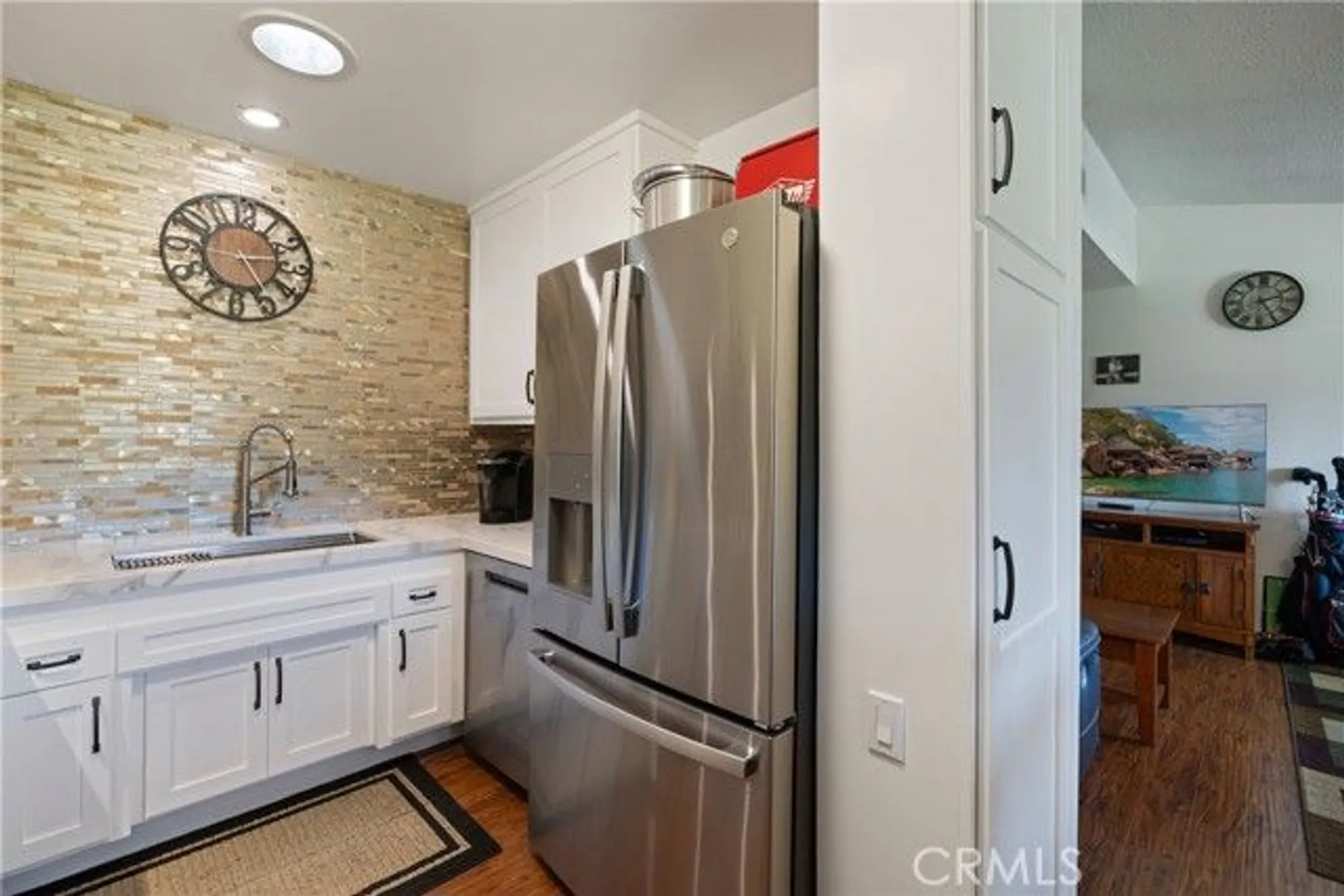 Property Slideshow image 9 of 57 | 19211 avenue of the oaks a, Newhall, CA, 91321