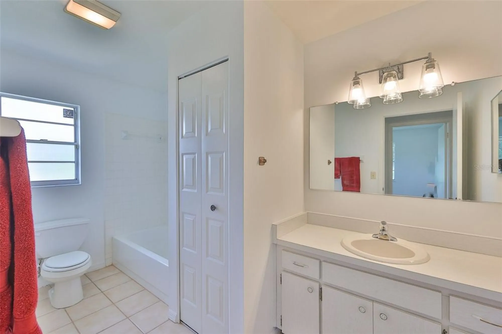 Property Slideshow image 25 of 47 | 1219 wild feather ln, Sun City Center, FL, 33573
