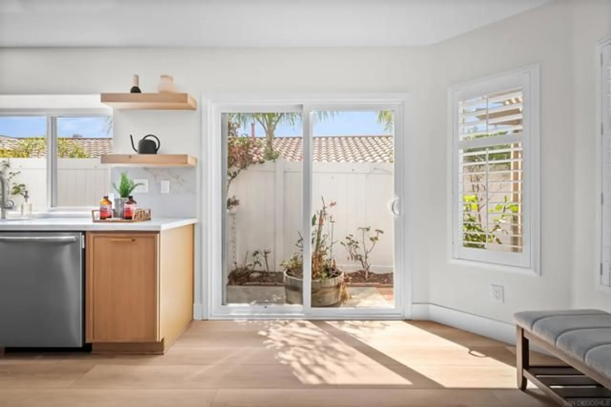 Property Slideshow image 7 of 47 | 4058 lemnos way, Oceanside, CA, 92056