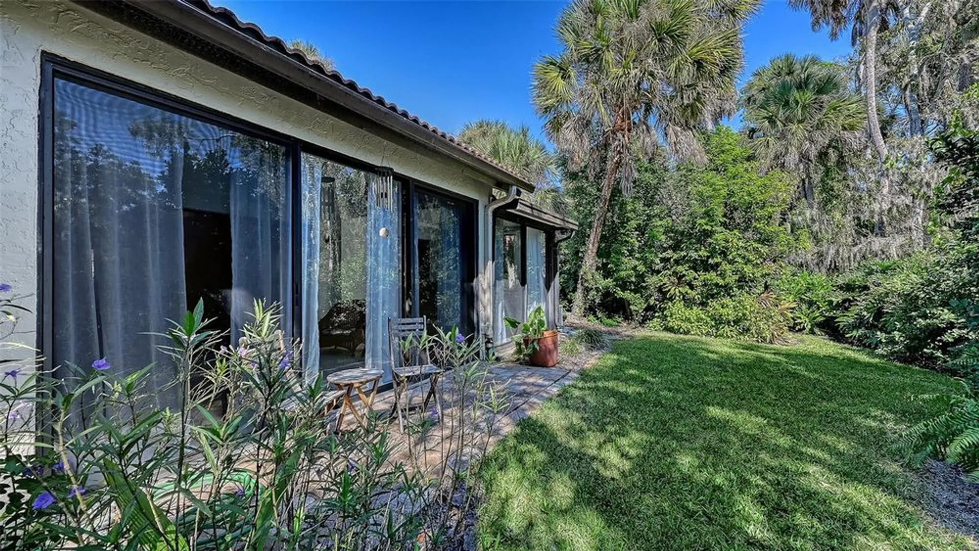 Property Slideshow image 35 of 49 | 7360 oak moss dr # 4, Sarasota, FL, 34241