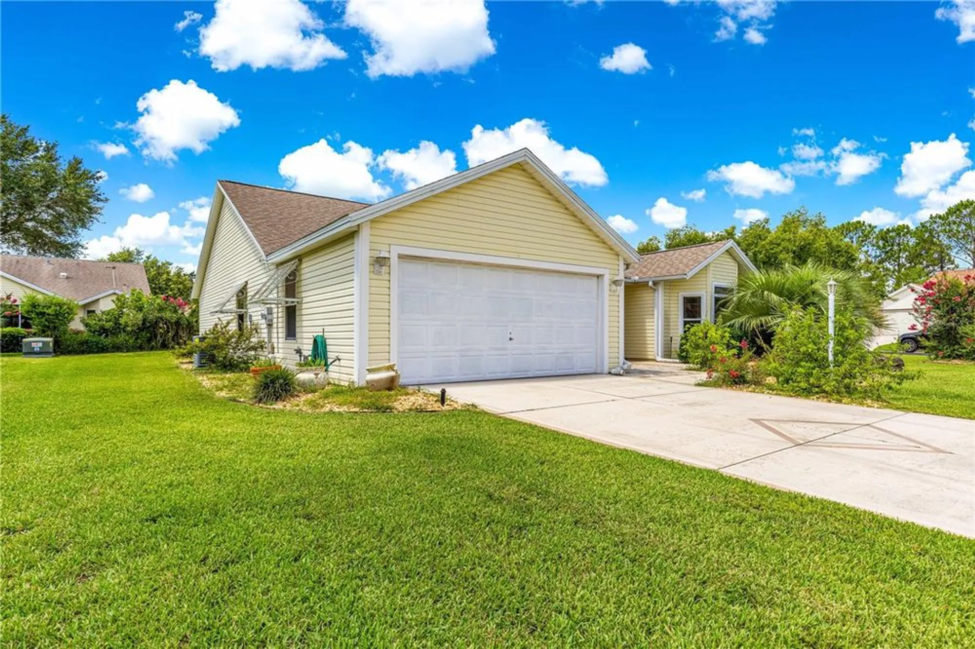 Property Slideshow image 41 of 58 | 2450 merida cir, The Villages, FL, 32162