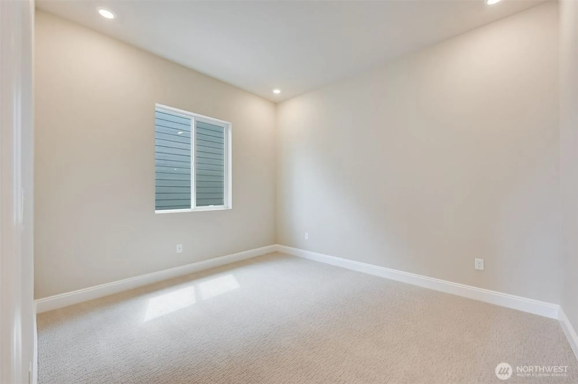 Property Slideshow image 9 of 33 | 20562 150th st e unit e, Bonney Lake, WA, 98391