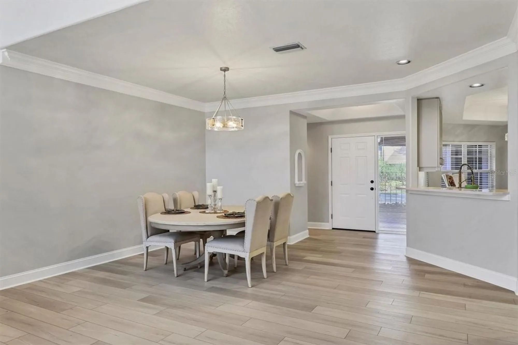 Property Slideshow image 13 of 71 | 1703 starling dr # 1703, Sarasota, FL, 34231