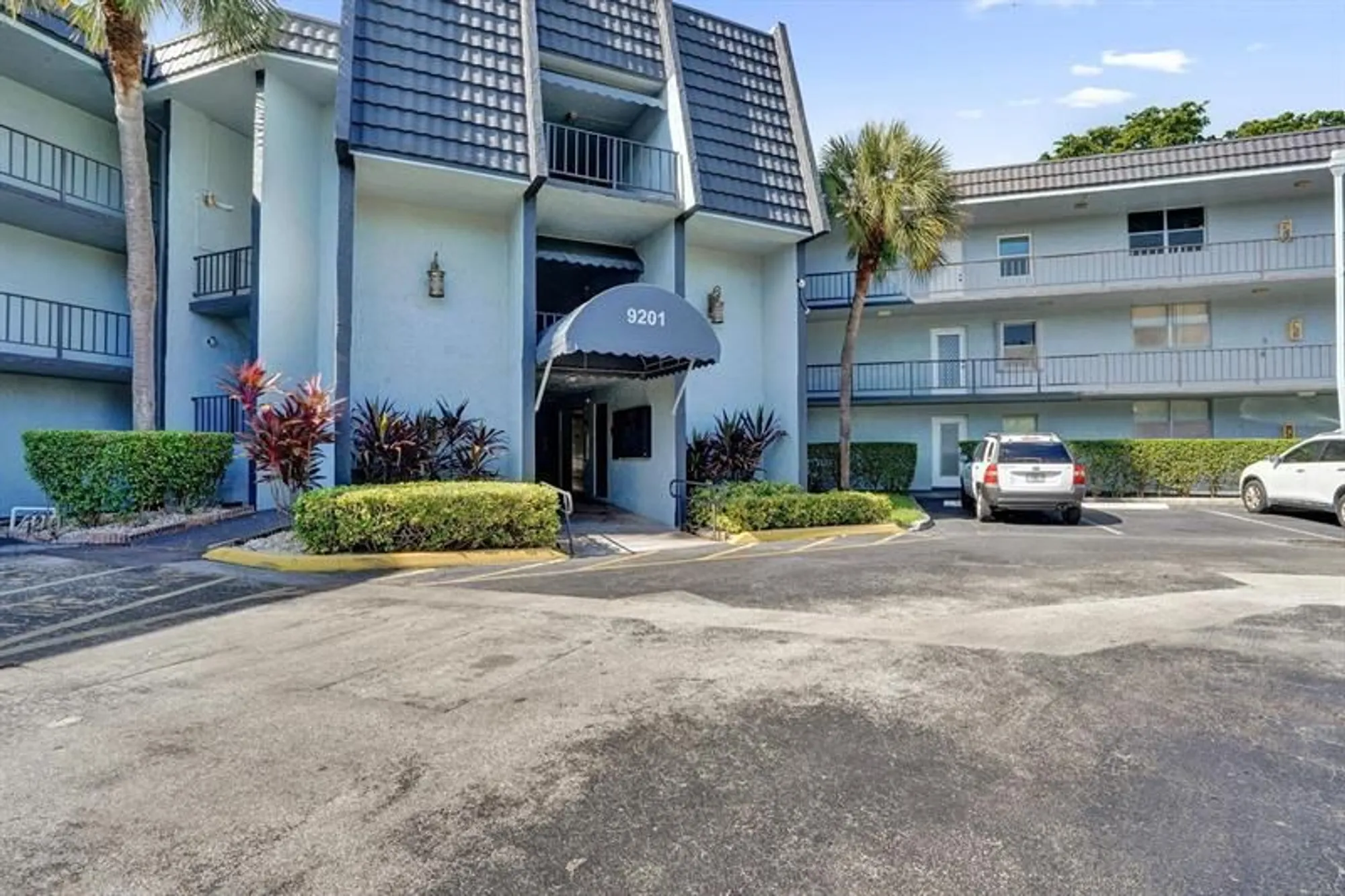 Property Slideshow image 30 of 31 | 9201 lime bay blvd apt 114, Tamarac, FL, 33321