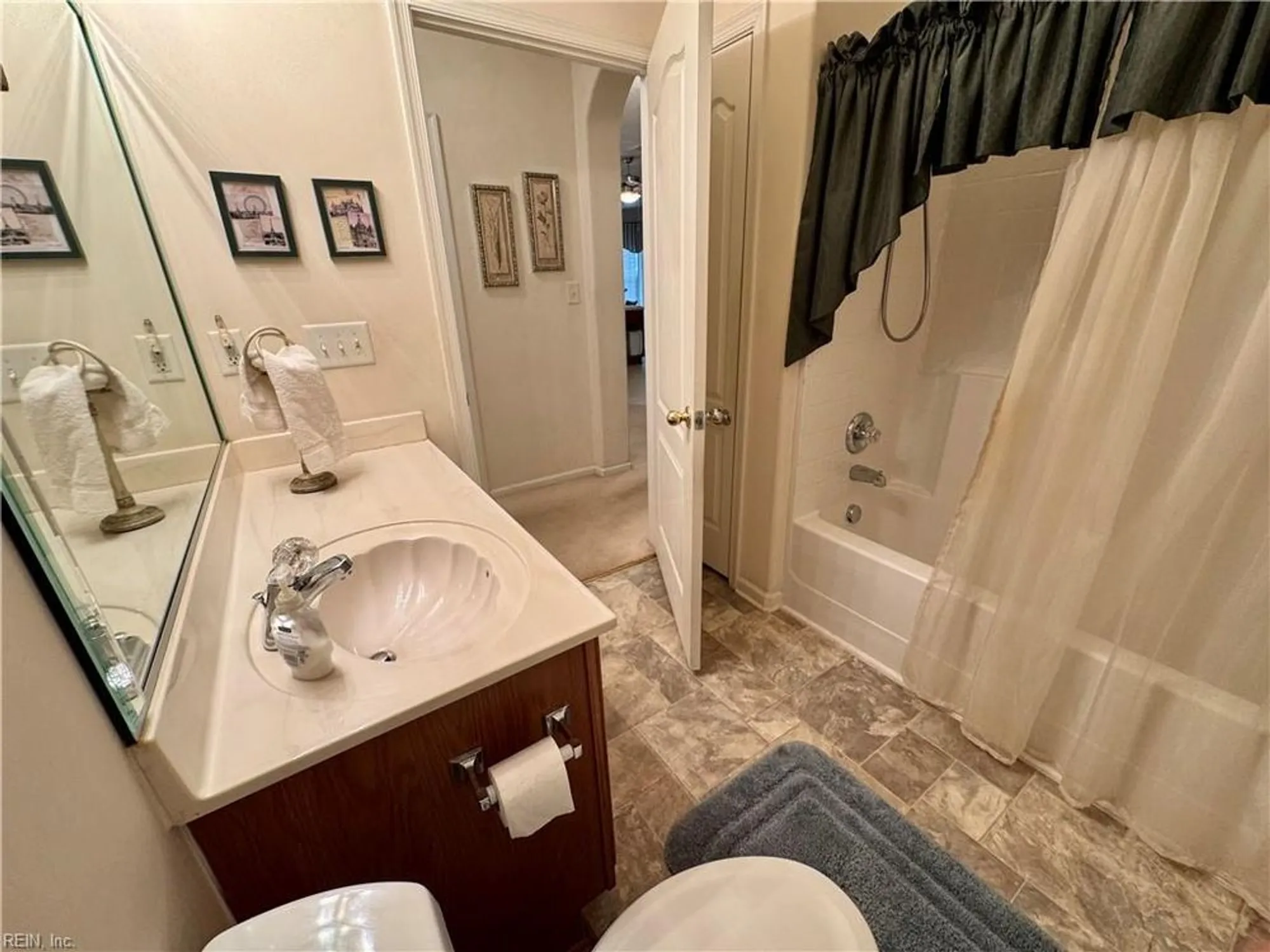 Property Slideshow image 30 of 37 | 2811 loveliness ct, Virginia Beach, VA, 23456