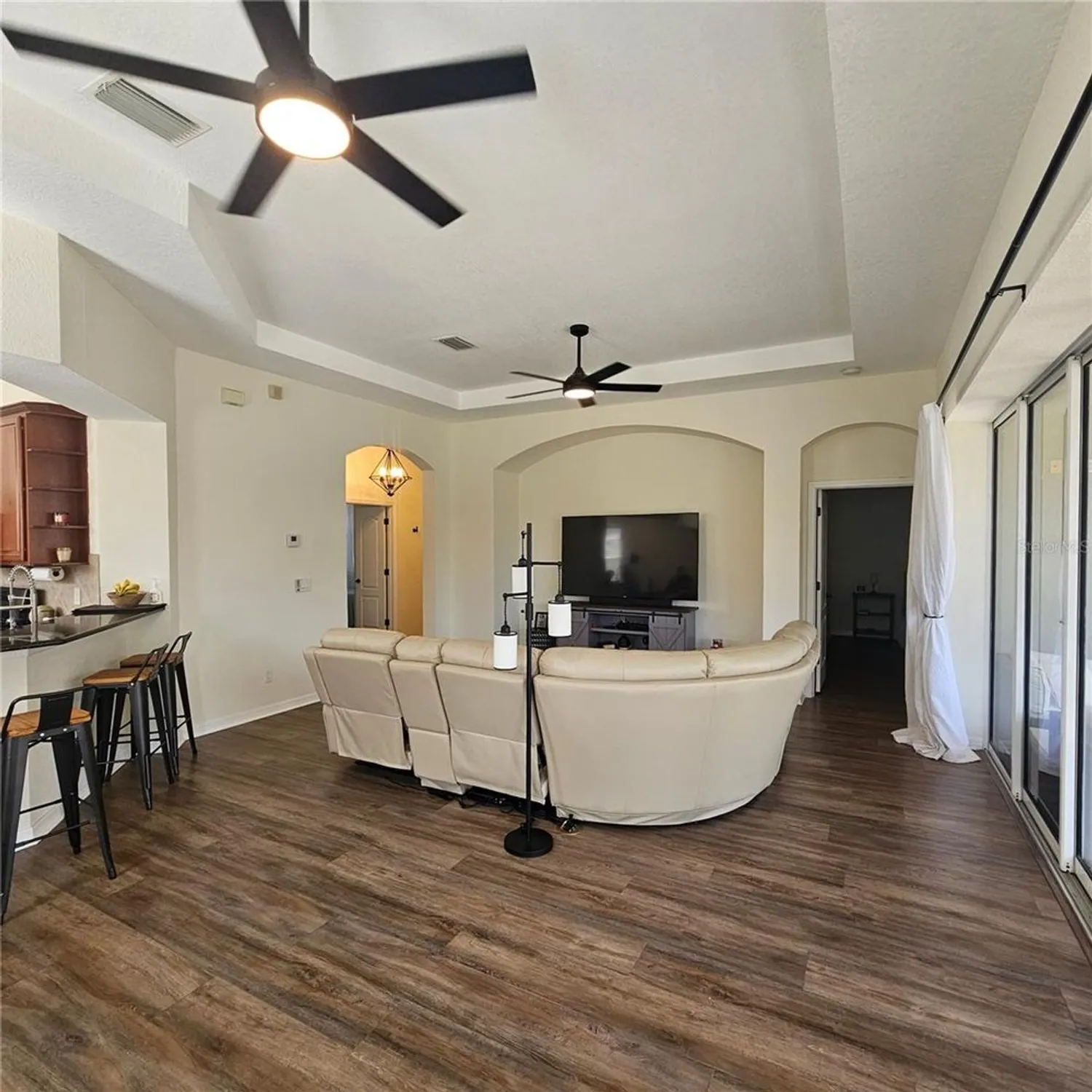 Property Slideshow image 8 of 44 | 920 regal manor way, Sun City Center, FL, 33573