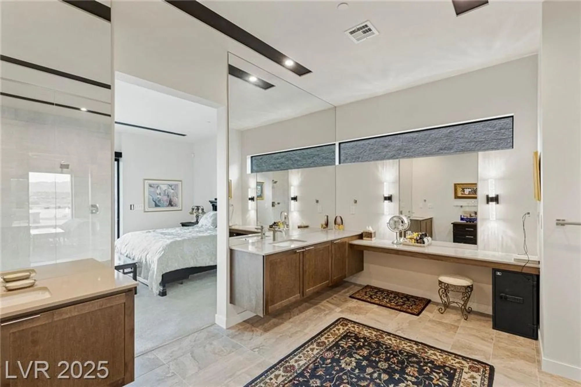 Property Slideshow image 19 of 85 | 53 falling ridge ln, Henderson, NV, 89011