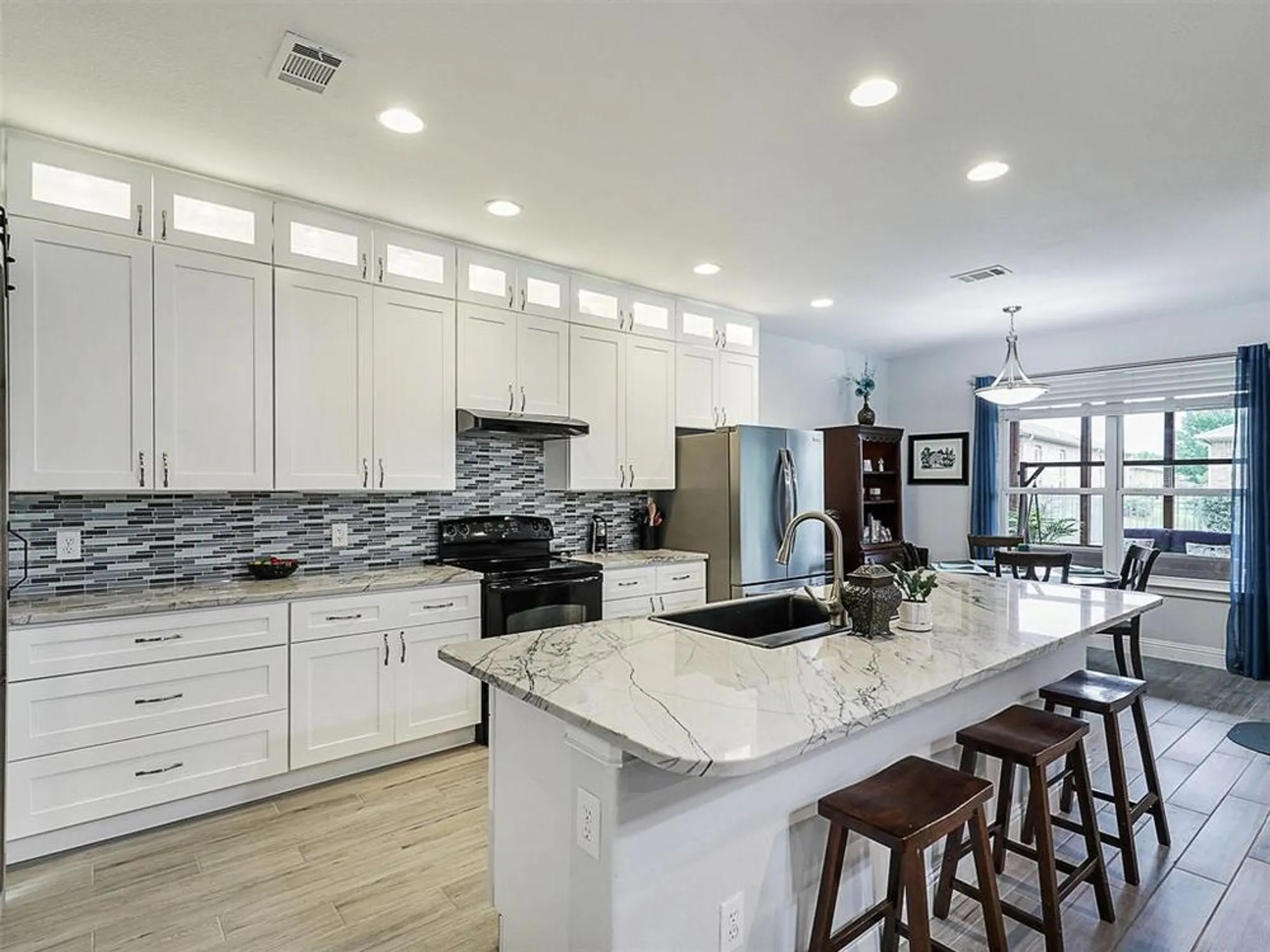 Property Slideshow image 1 of 37 | 6026 prairie bend ln, Frisco, TX, 75036