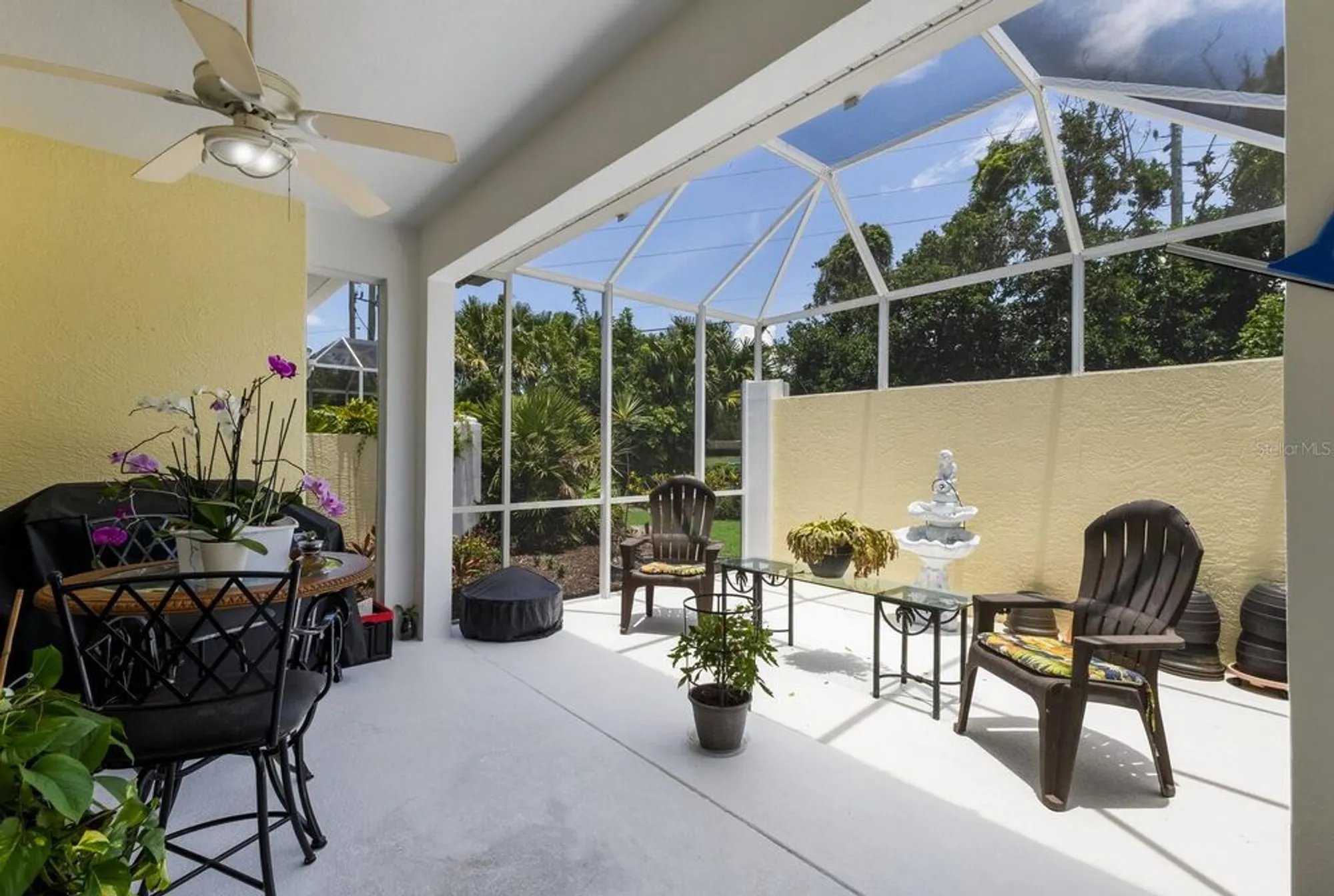 Property Slideshow image 12 of 28 | 915 barclay ct, Venice, FL, 34293