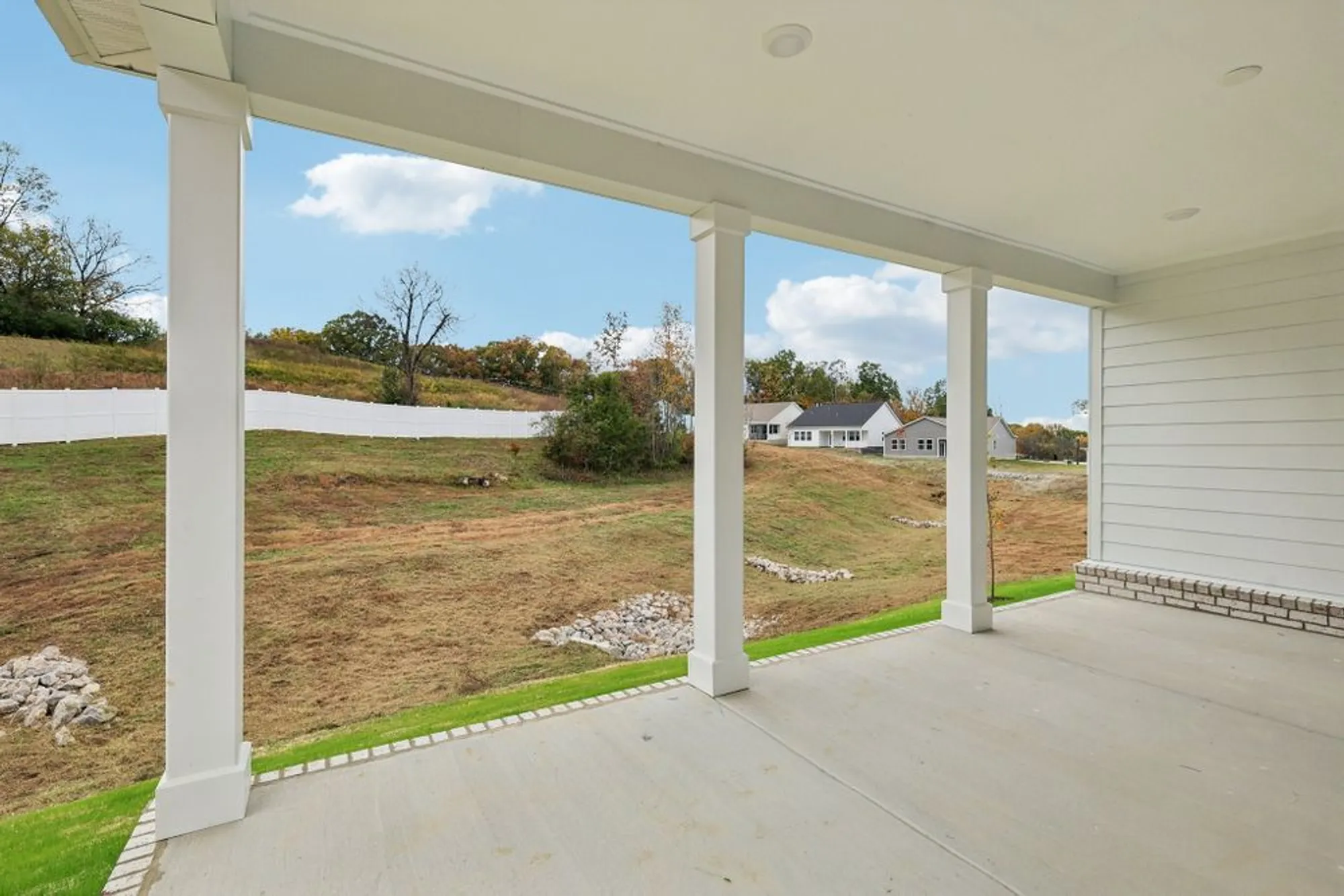 Property Slideshow image 43 of 51 | 320 stonehaus cir, Antioch, TN, 37013