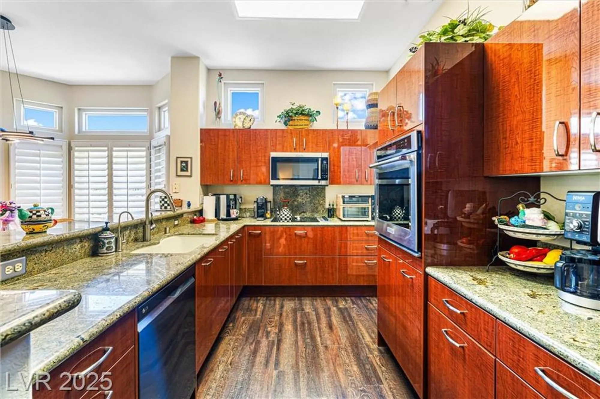 Property Slideshow image 21 of 55 | 1901 capestone st, Las Vegas, NV, 89134
