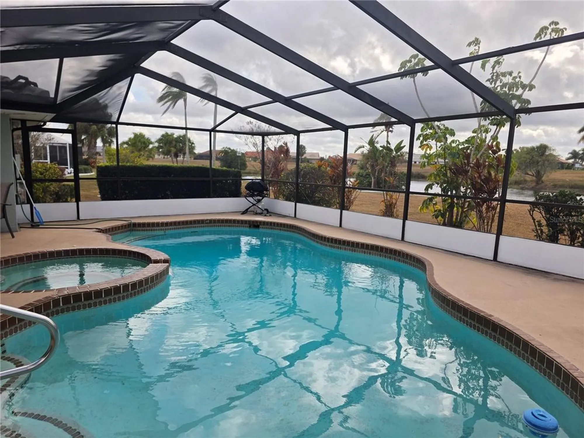 Property Slideshow image 14 of 37 | 1924 new bedford dr, Sun City Center, FL, 33573