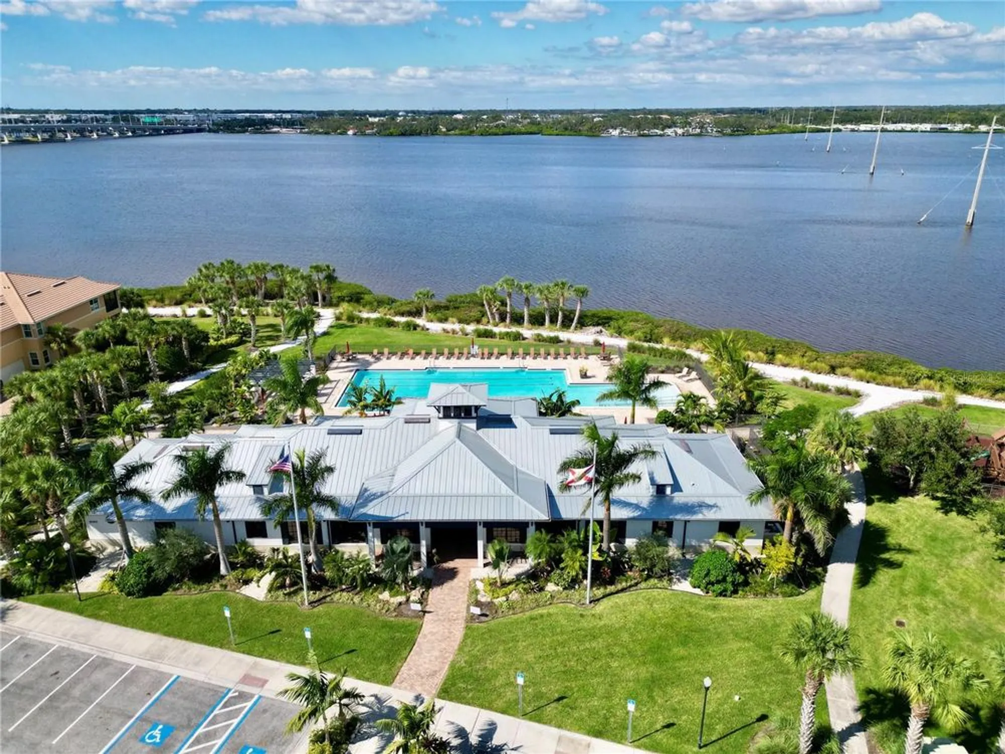 Property Slideshow image 48 of 89 | 1250 tidewater ct, Bradenton, FL, 34208