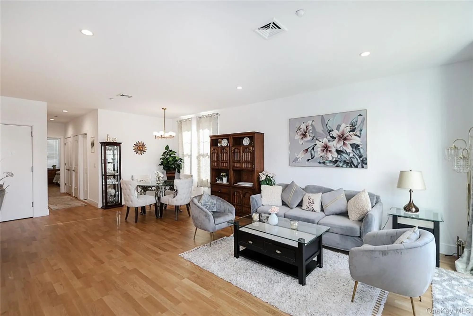 Property Slideshow image 5 of 29 | 209 breton way, Glen Cove, NY, 11542