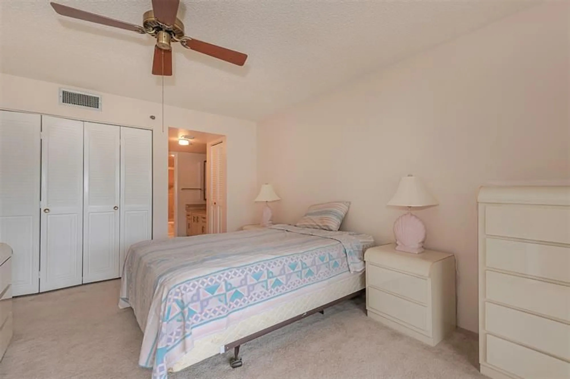 Property Slideshow image 21 of 30 | 1000 saint charles pl 220, Pembroke Pines, FL, 33026