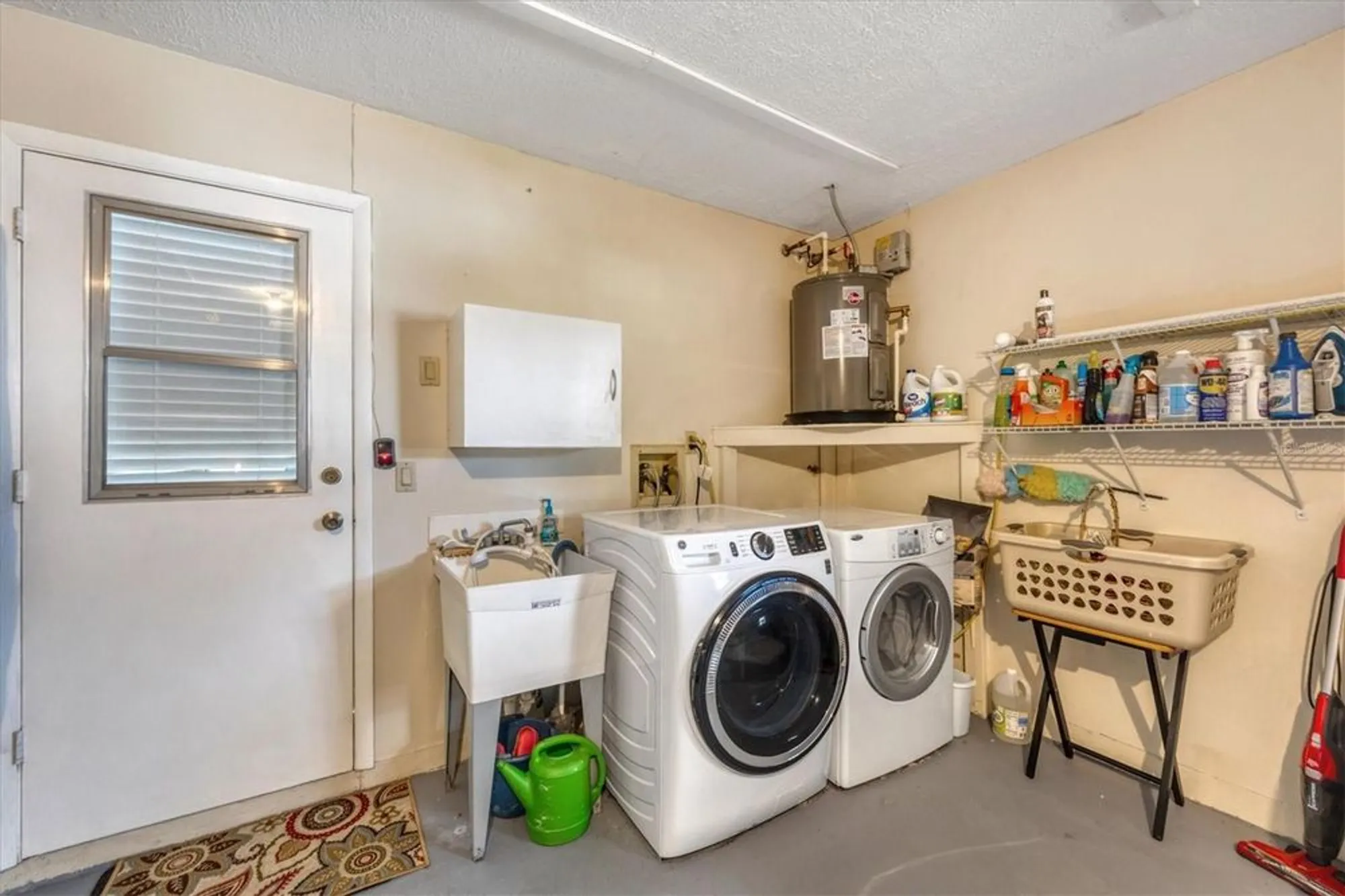 Property Slideshow image 22 of 29 | 4058 oakhurst dr 3174, Sarasota, FL, 34233