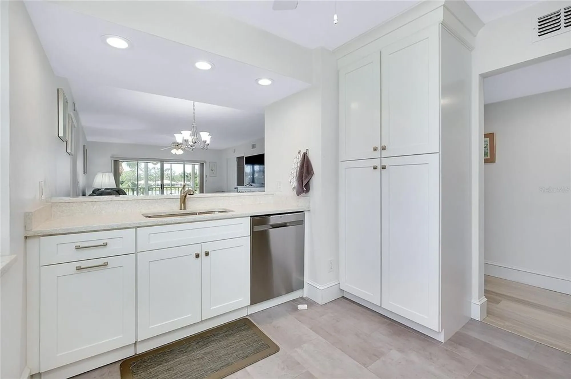 Property Slideshow image 9 of 68 | 433 cerromar ln 430, Venice, FL, 34293