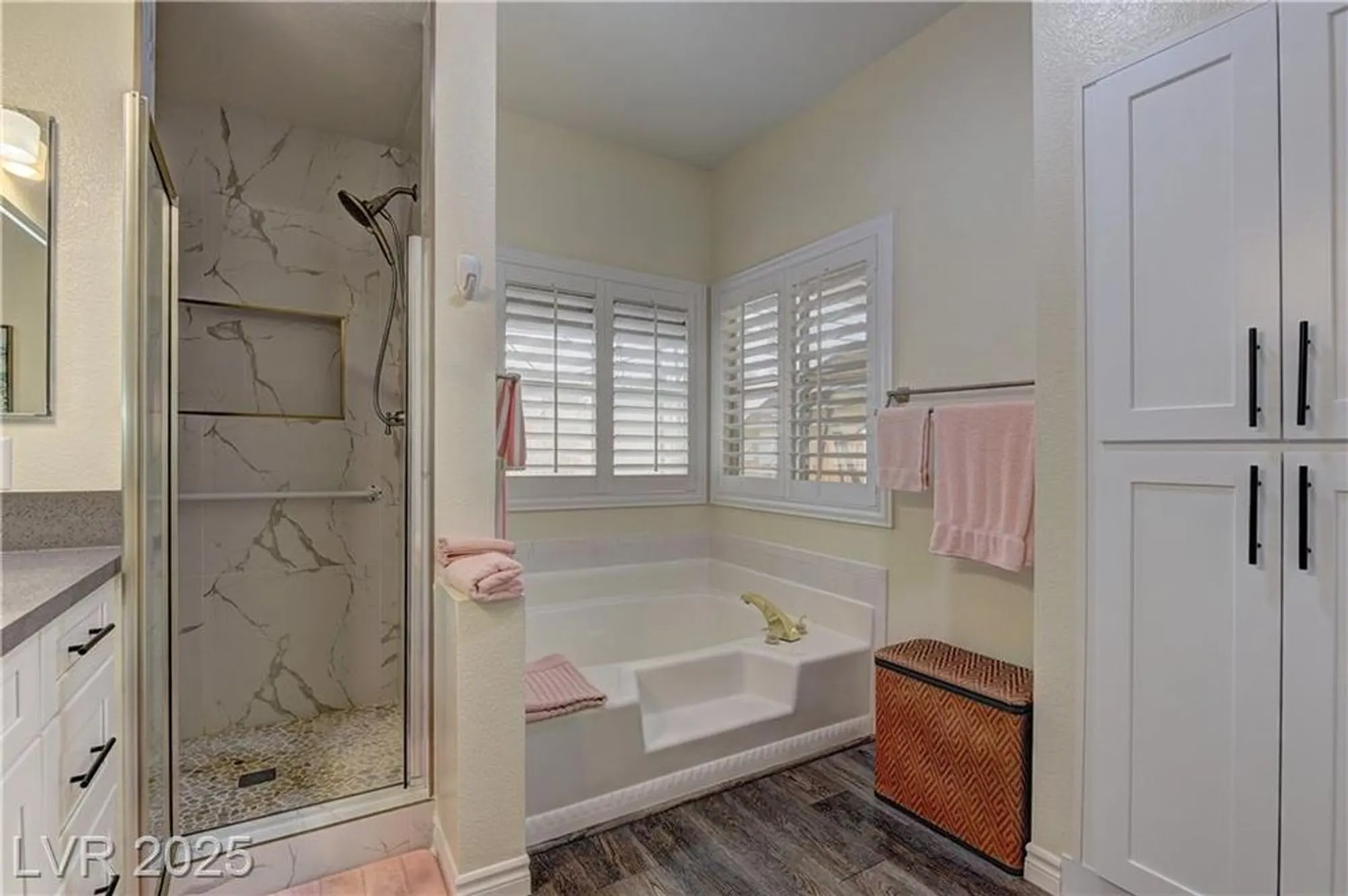 Property Slideshow image 17 of 25 | 468 fallwood ln, Las Vegas, NV, 89107