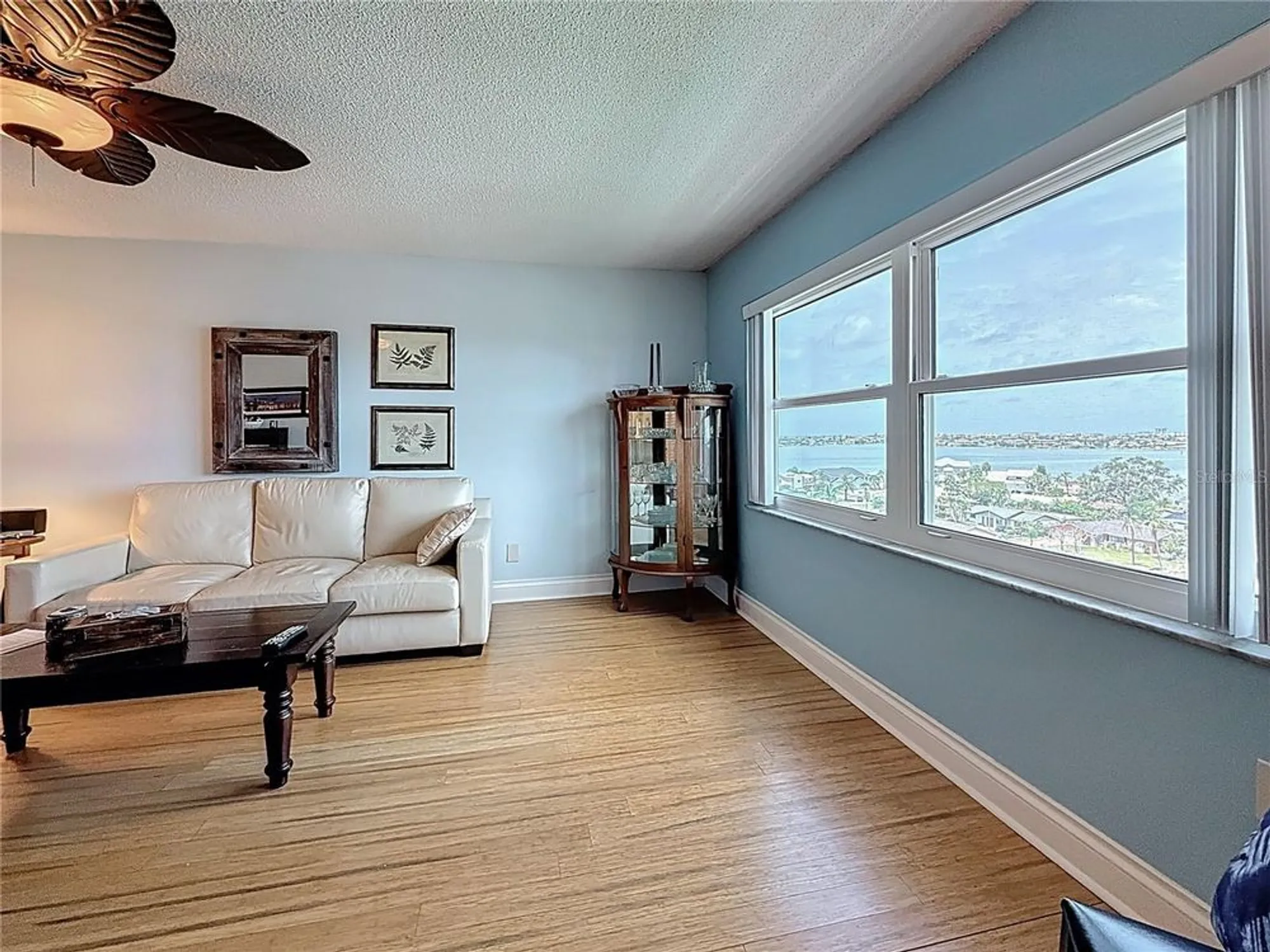 Property Slideshow image 23 of 61 | 4725 cove cir apt 908, St Petersburg, FL, 33708