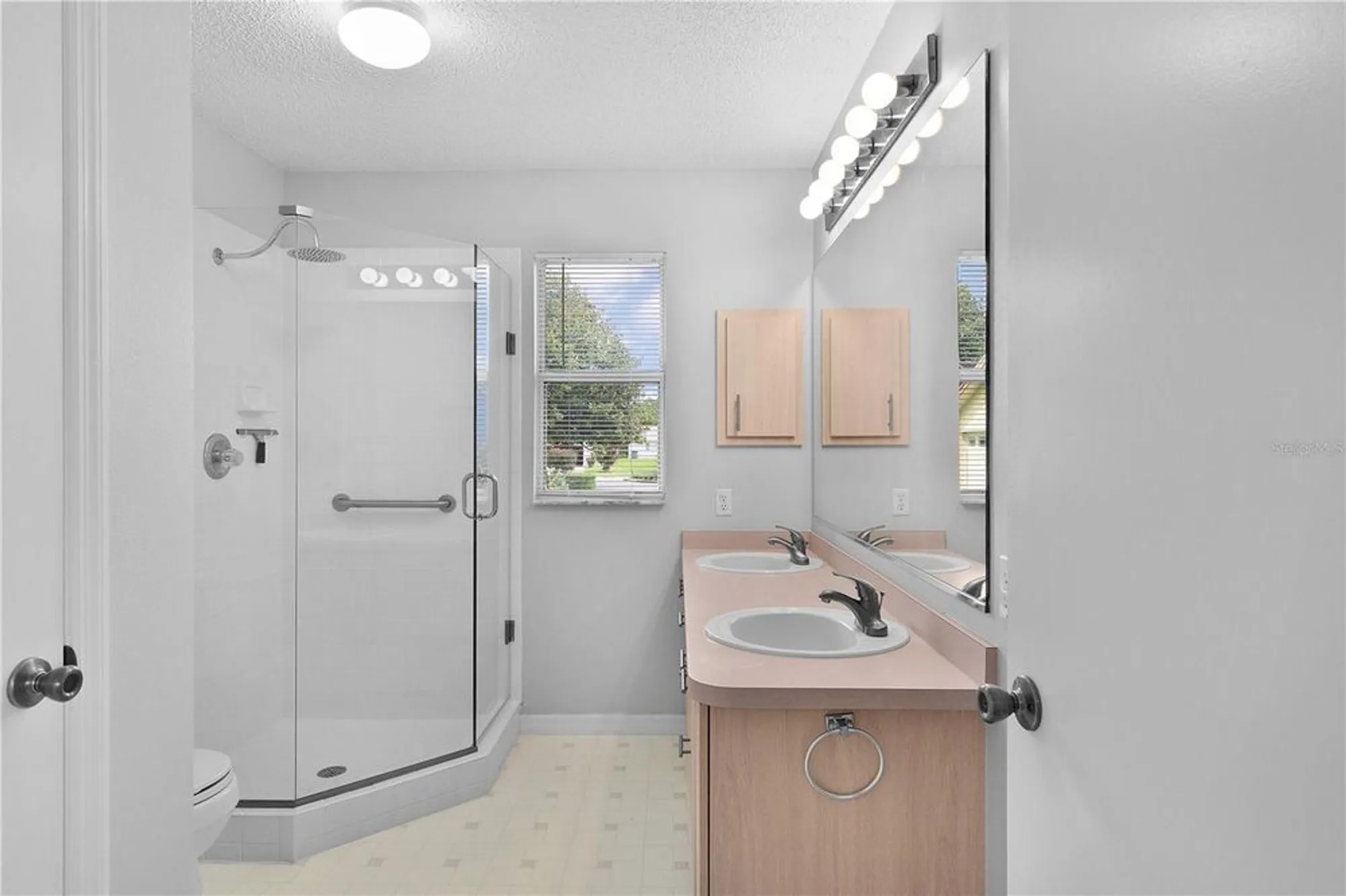 Property Slideshow image 18 of 41 | 807 ramos dr, The Villages, FL, 32159