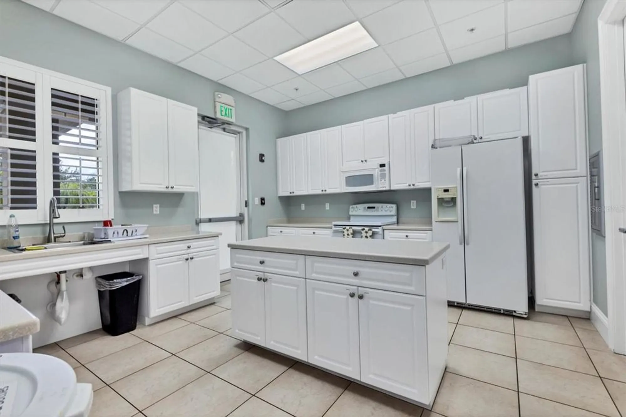 Property Slideshow image 53 of 66 | 6144 abaco dr, Sarasota, FL, 34238