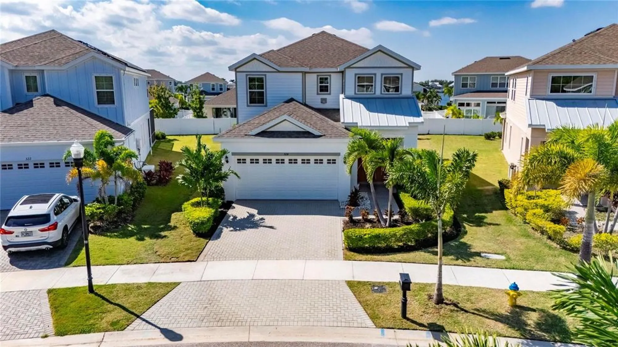 Property Slideshow image 4 of 91 | 324 blackrock ln, Apollo Beach, FL, 33572