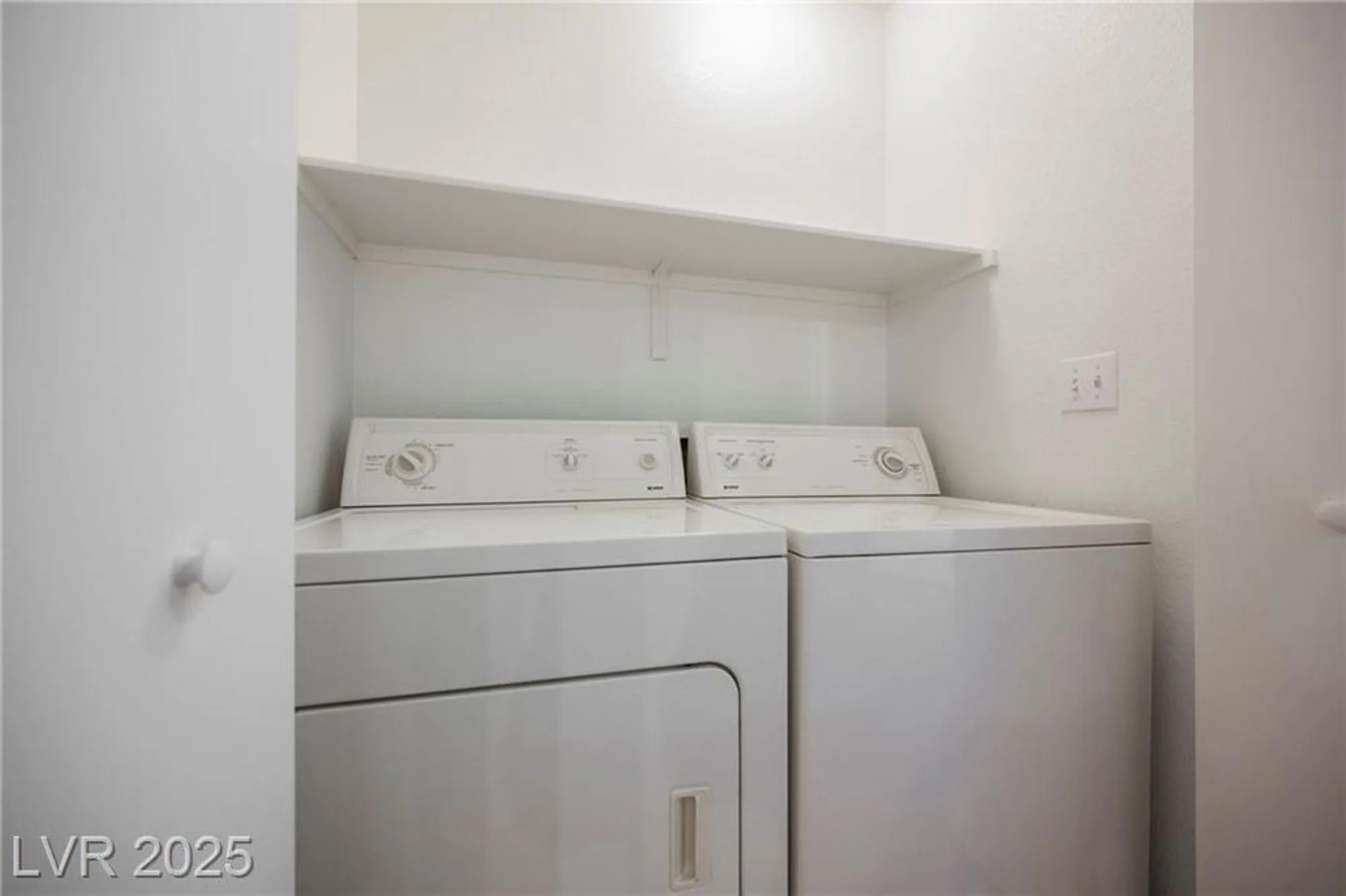 Property Slideshow image 13 of 22 | 4960 mascaro dr, Las Vegas, NV, 89122