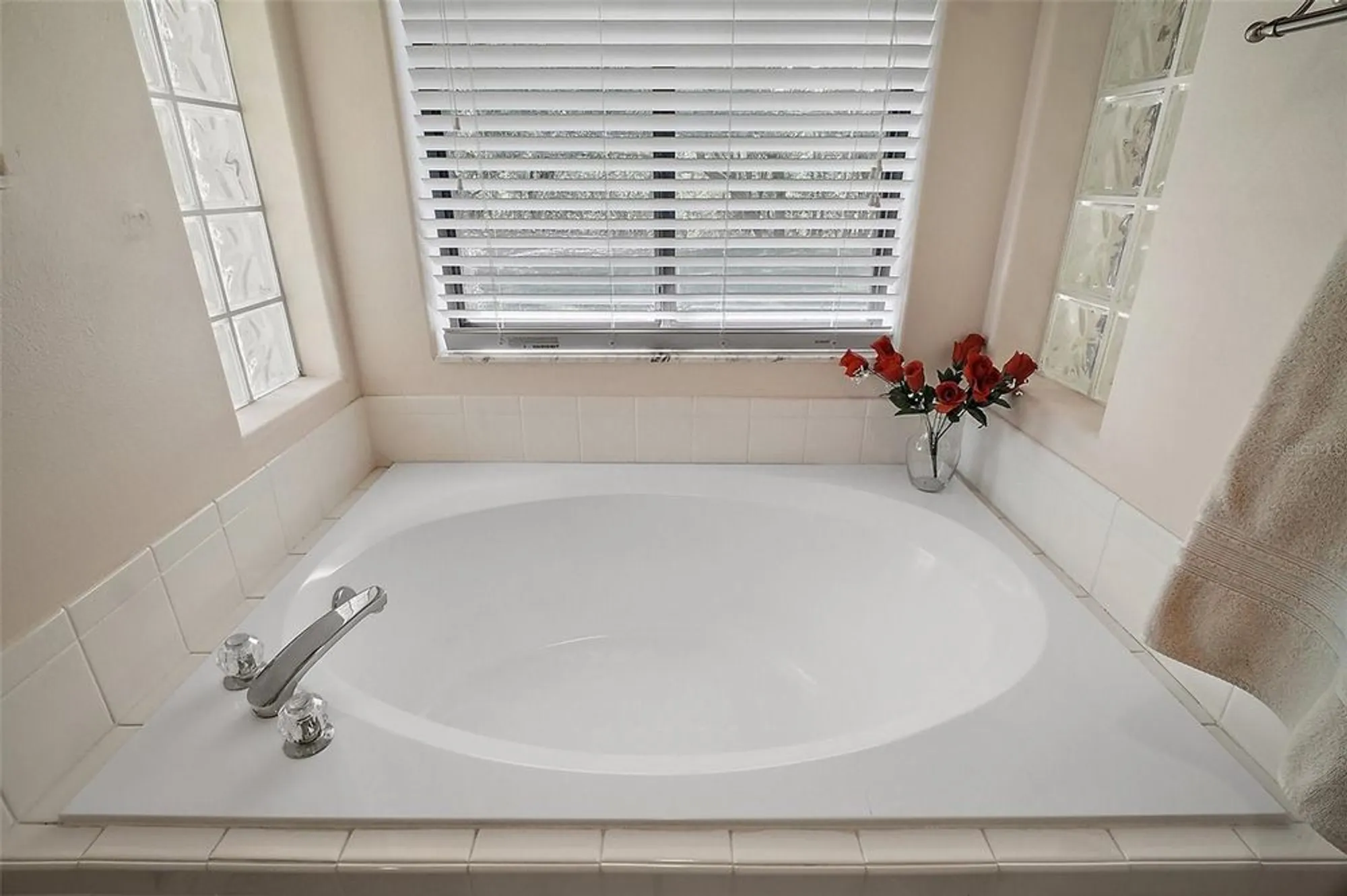 Property Slideshow image 19 of 29 | 27022 racquet cir, Leesburg, FL, 34748