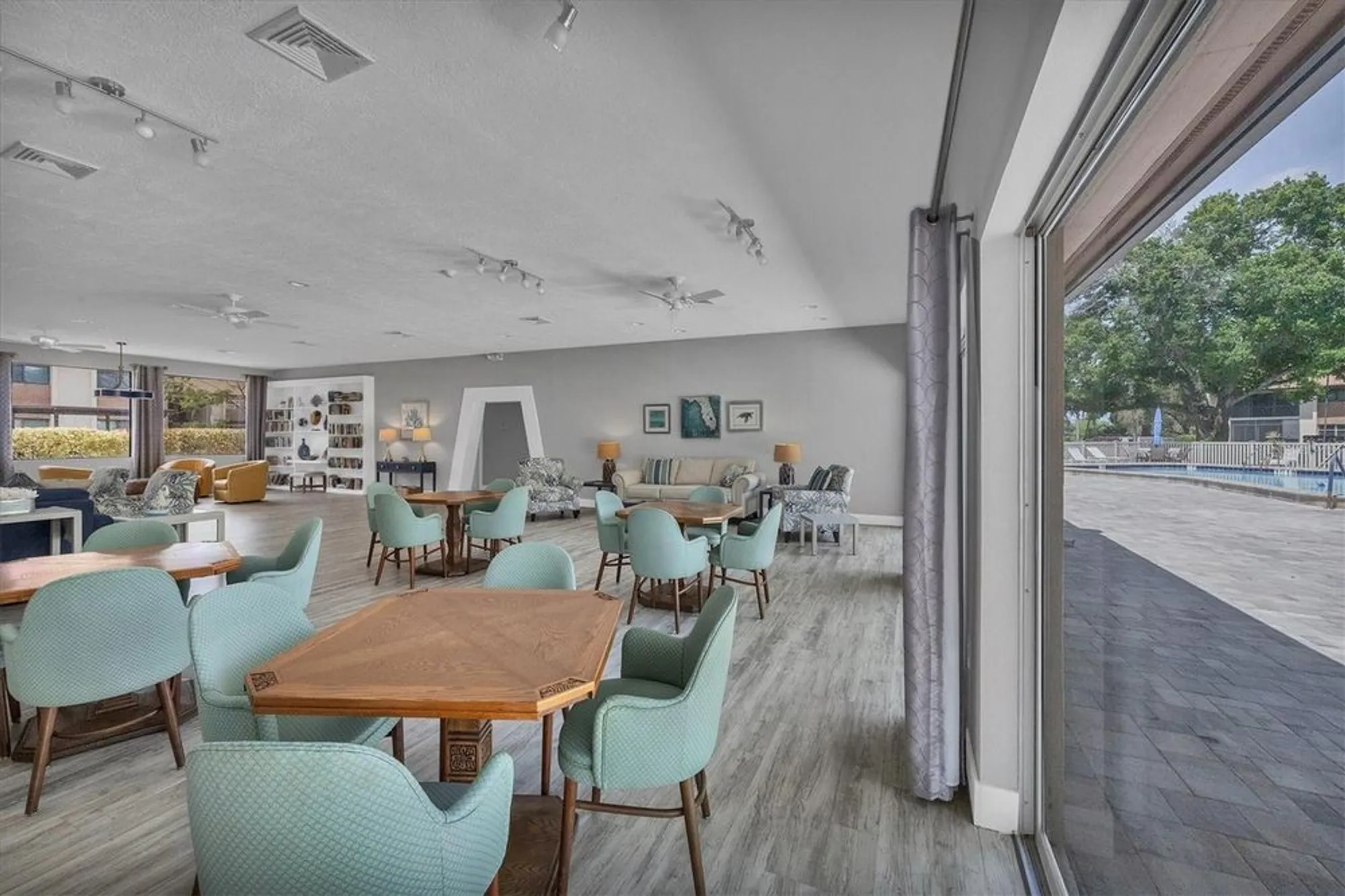 Property Slideshow image 41 of 64 | 2446 clubhouse cir unit 202, Sarasota, FL, 34232