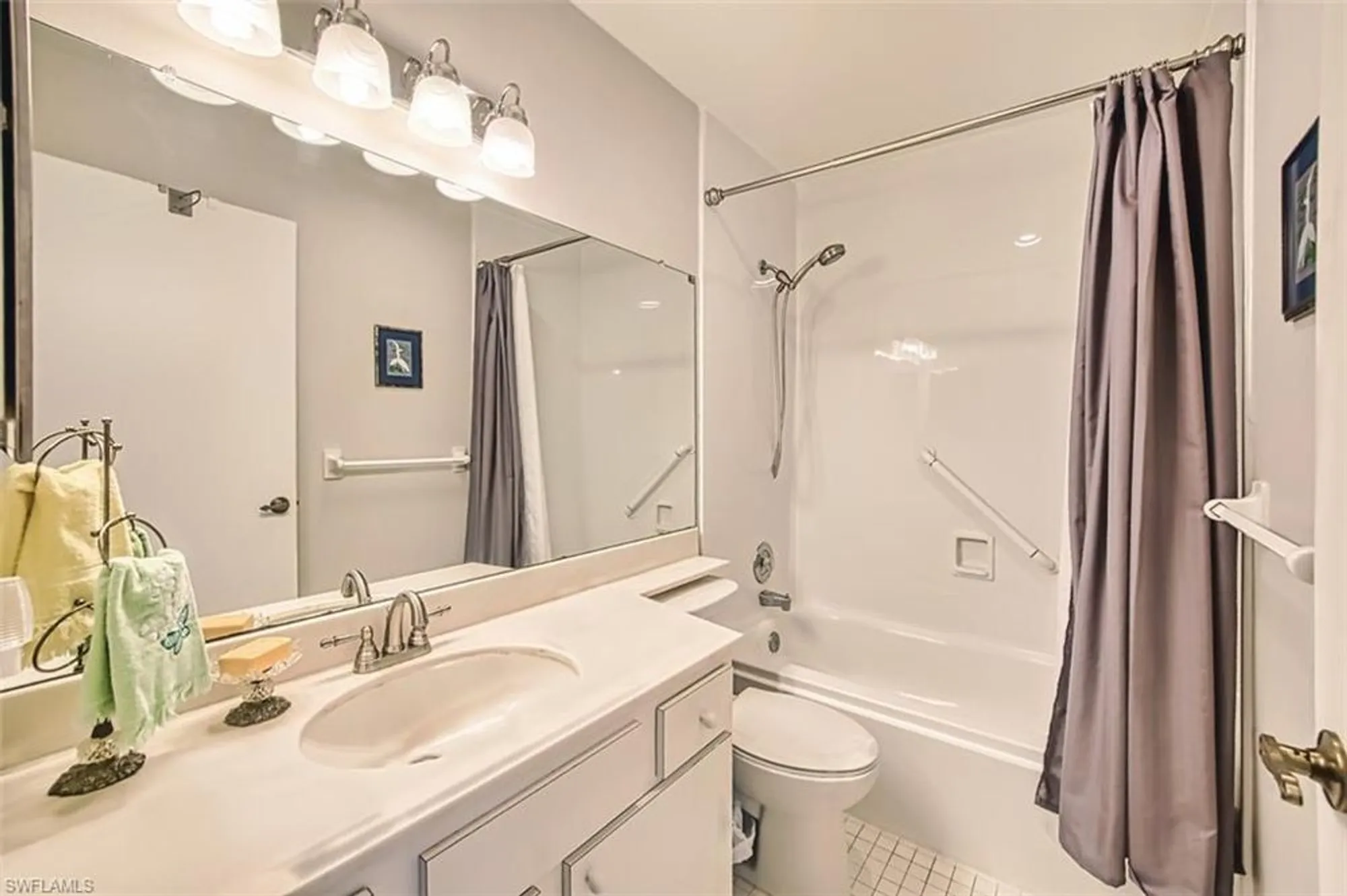 Property Slideshow image 13 of 50 | 1844 pine glade cir, Fort Myers, FL, 33907