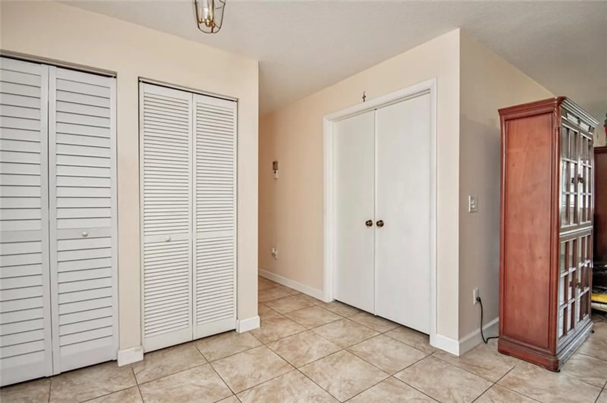 Property Slideshow image 24 of 64 | 381 ottawa ct, Royal Palm Beach, FL, 33411
