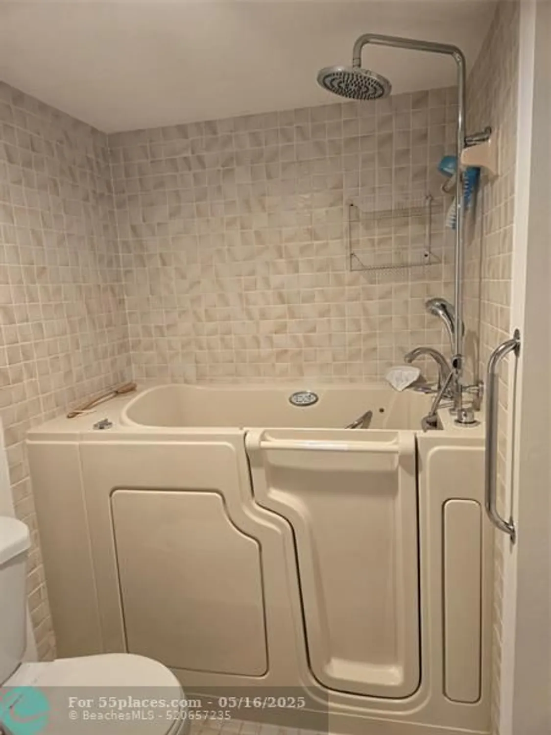 Property Slideshow image 14 of 20 | 3301 aruba way h3, Coconut Creek, FL, 33066