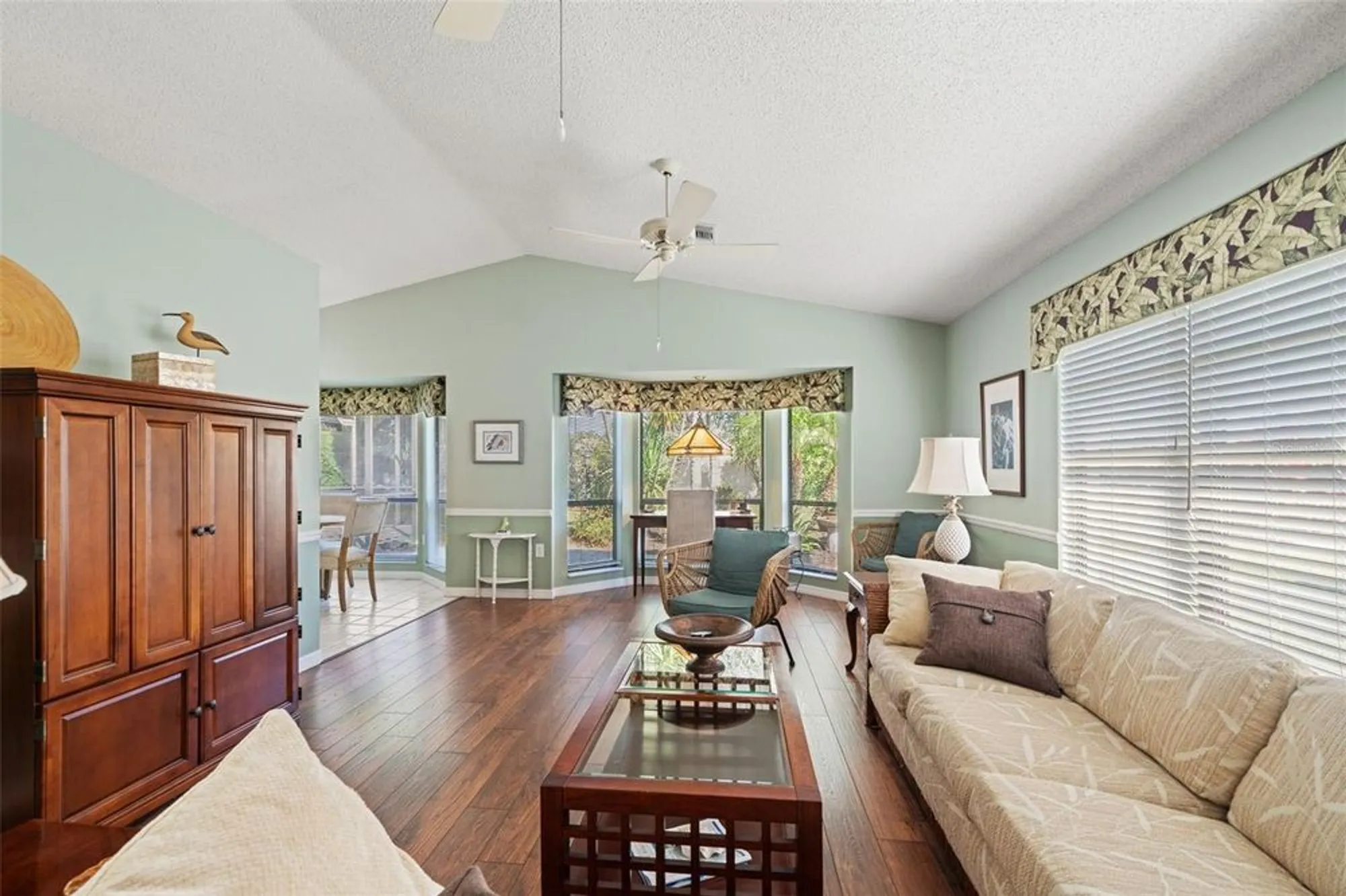 Property Slideshow image 23 of 77 | 2647 royal ridge dr, Spring Hill, FL, 34606