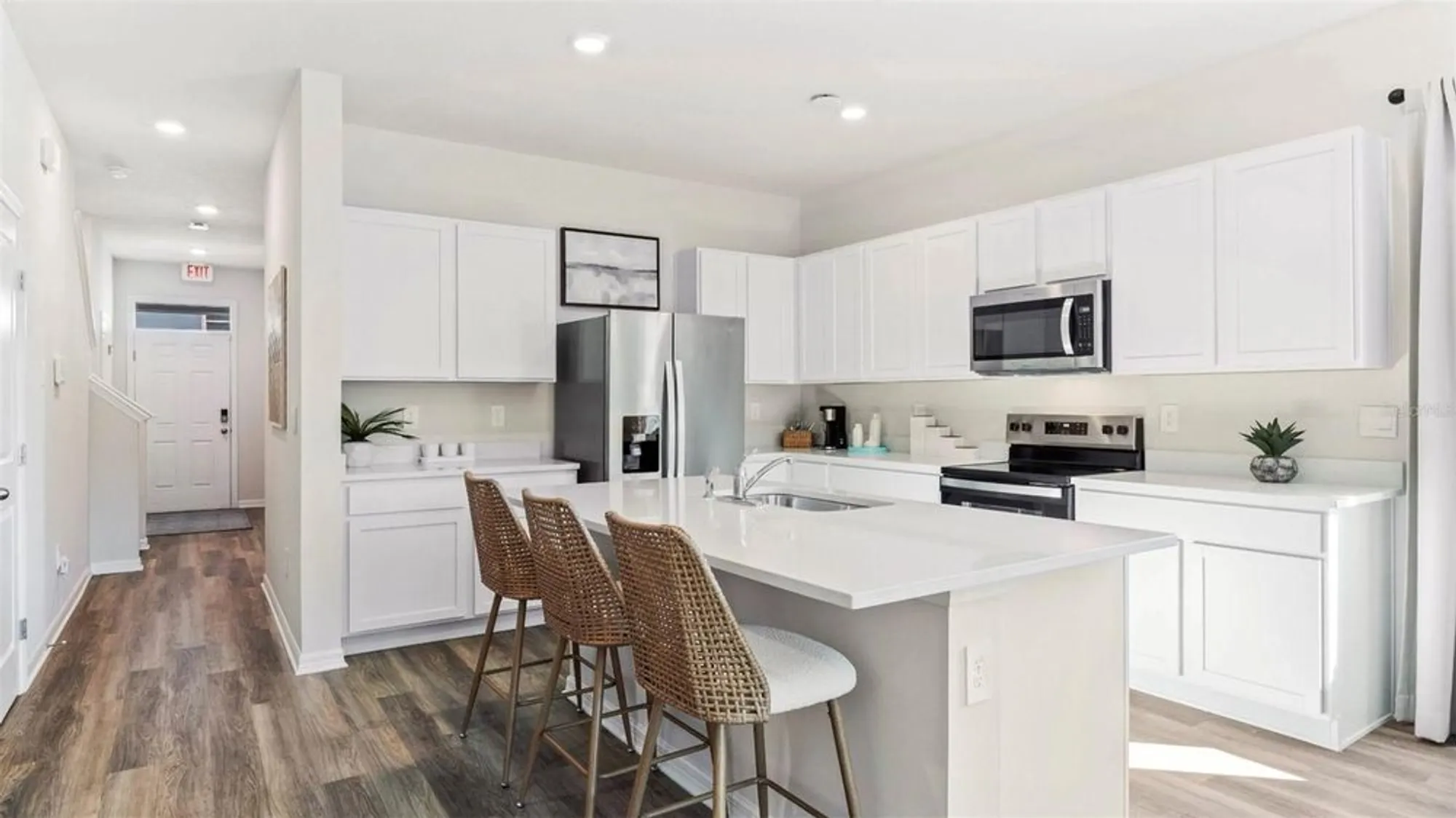 Property Slideshow image 9 of 21 | 1655 bay rd, Sarasota, FL, 34239