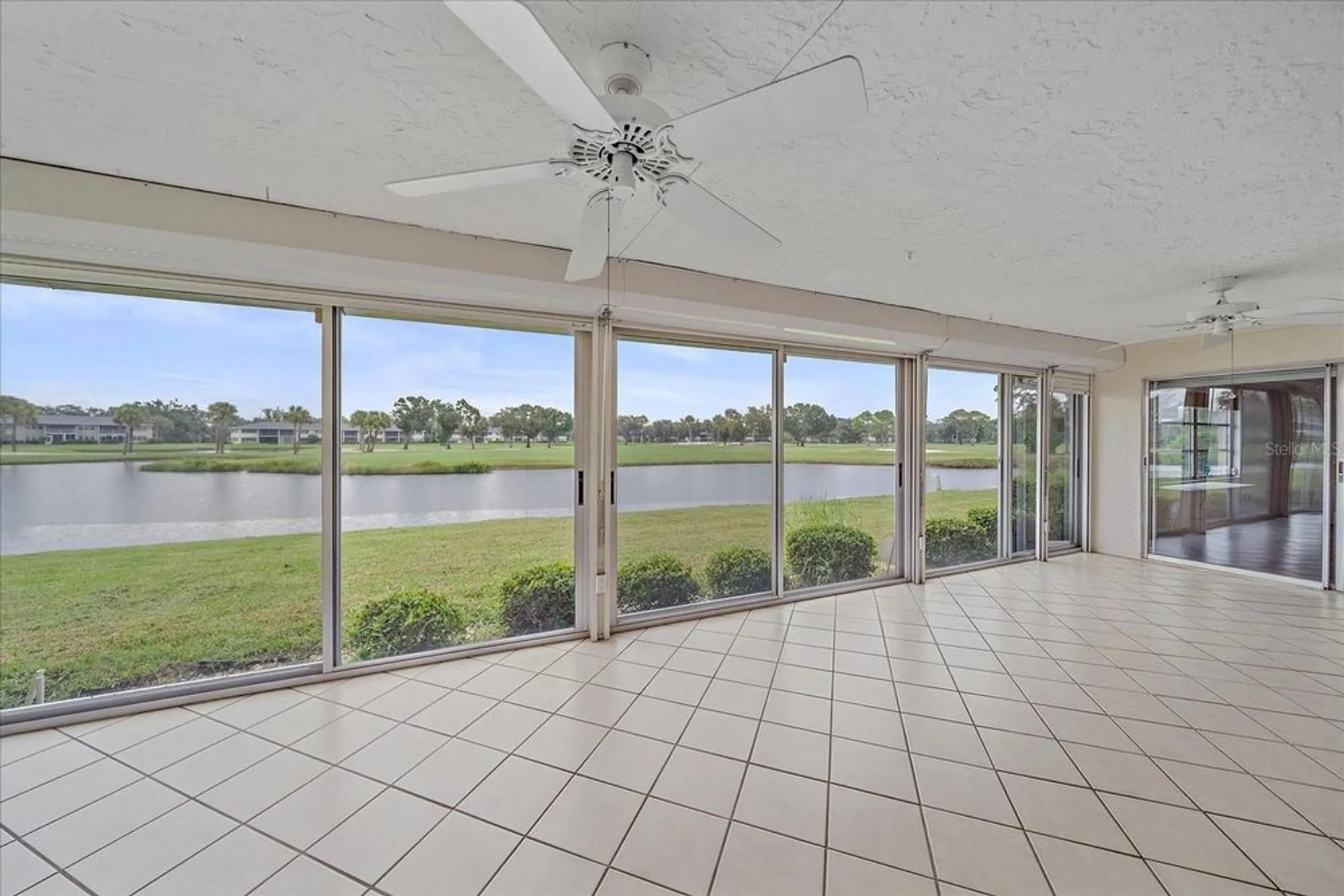 Property Slideshow image 17 of 36 | 7077 w country club dr, Sarasota, FL, 34243