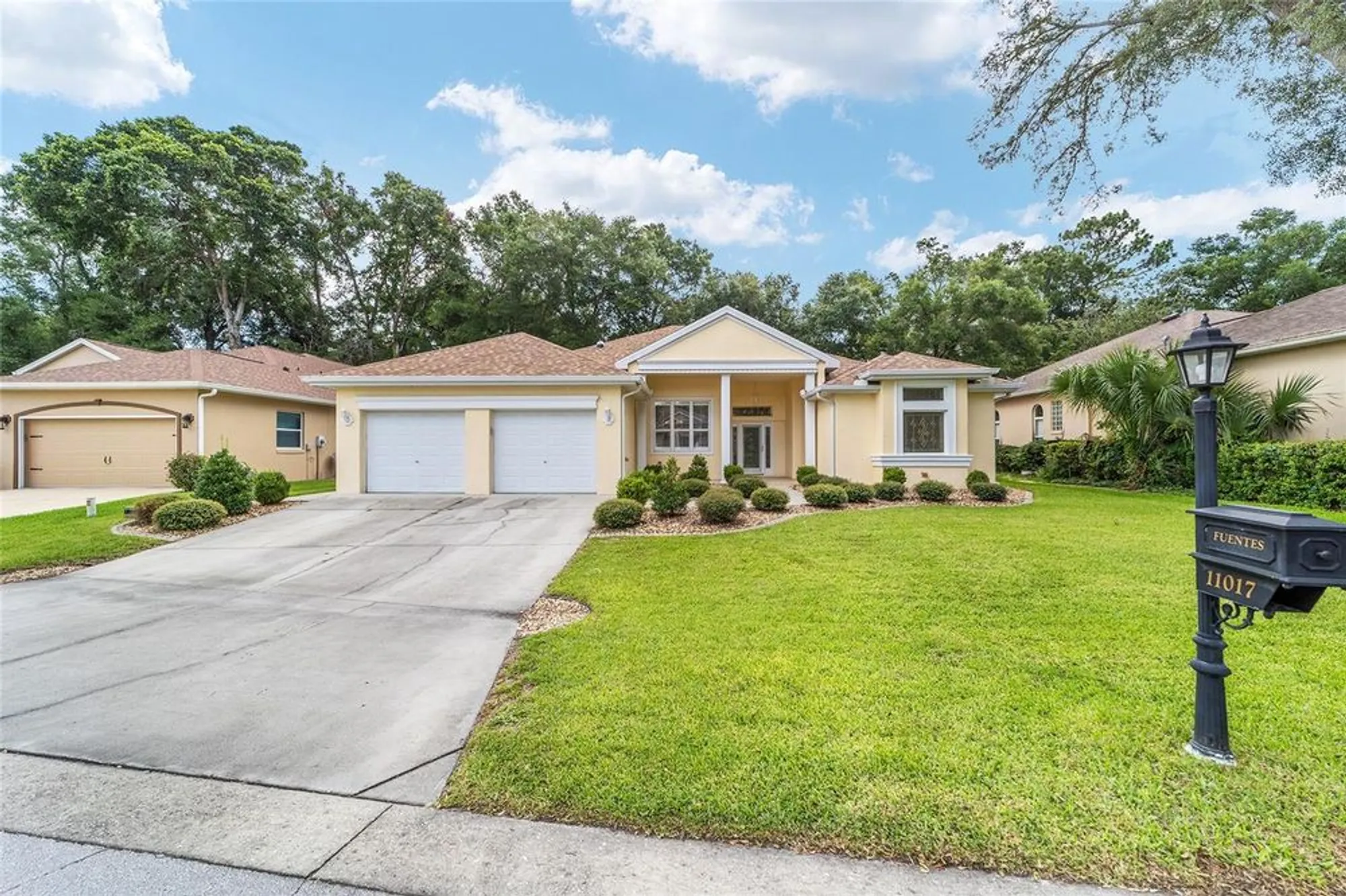 Property Slideshow image 3 of 49 | 11017 sw 71st cir, Ocala, FL, 34476