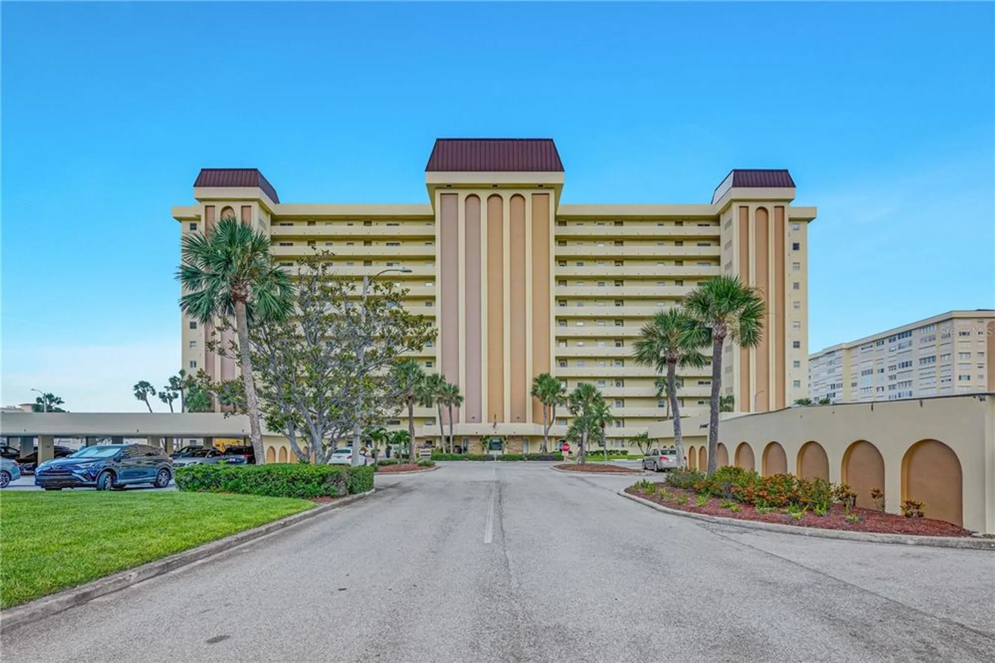 Property Slideshow image 32 of 47 | 4525 cove cir apt 1002, St Petersburg, FL, 33708