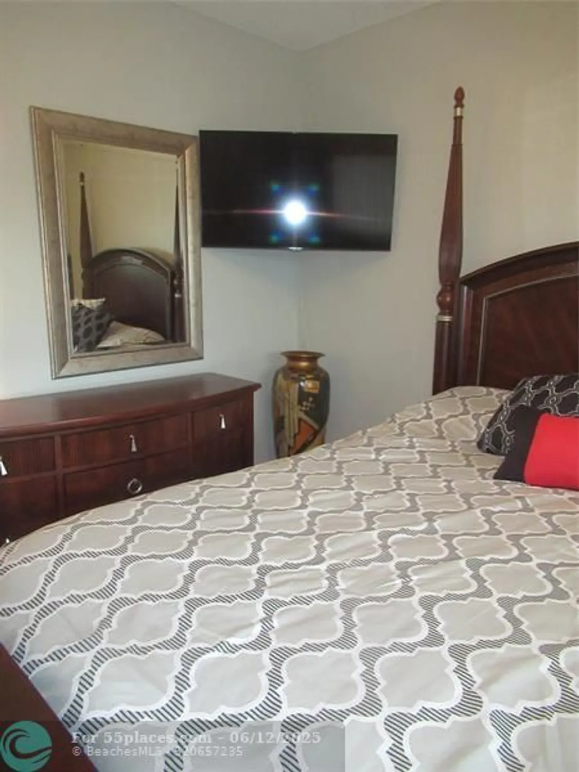 Property Slideshow image 16 of 31 | 601 nw 76th ter 206, Margate, FL, 33063