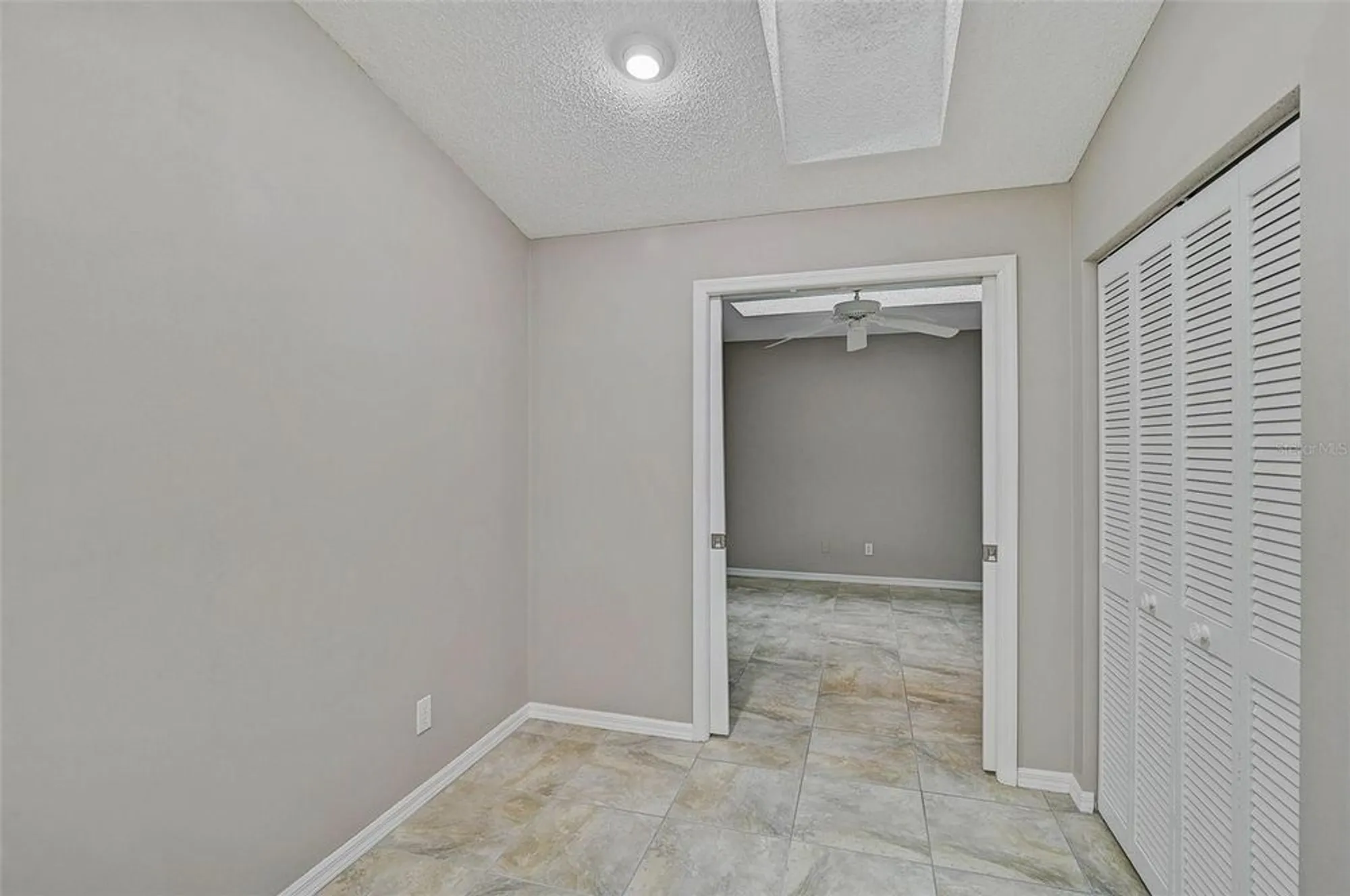 Property Slideshow image 11 of 50 | 7146 lakeside dr, Sarasota, FL, 34243