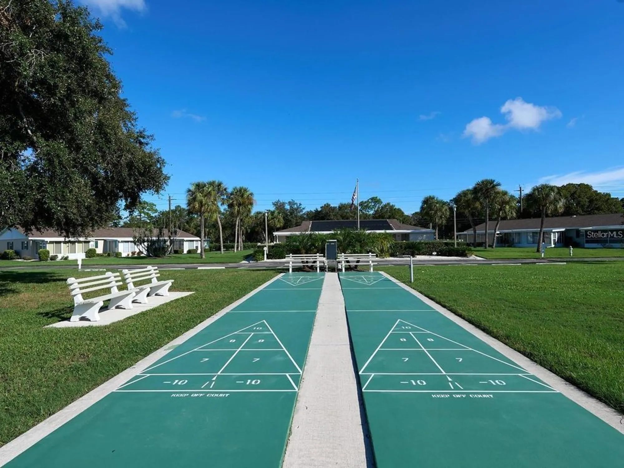 Property Slideshow image 12 of 15 | 2687 golf course dr 219, Sarasota, FL, 34234