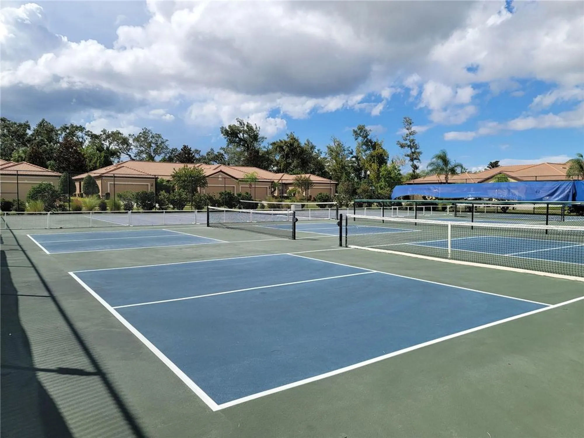 Property Slideshow image 83 of 100 | 303 bluewater falls ct, Apollo Beach, FL, 33572