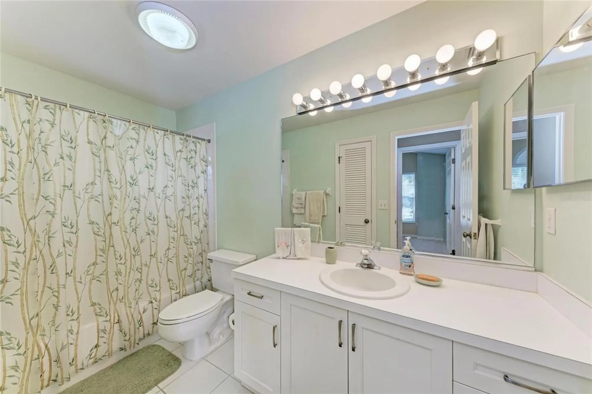 Property Slideshow image 24 of 43 | 5513 83rd ter, Sarasota, FL, 34243