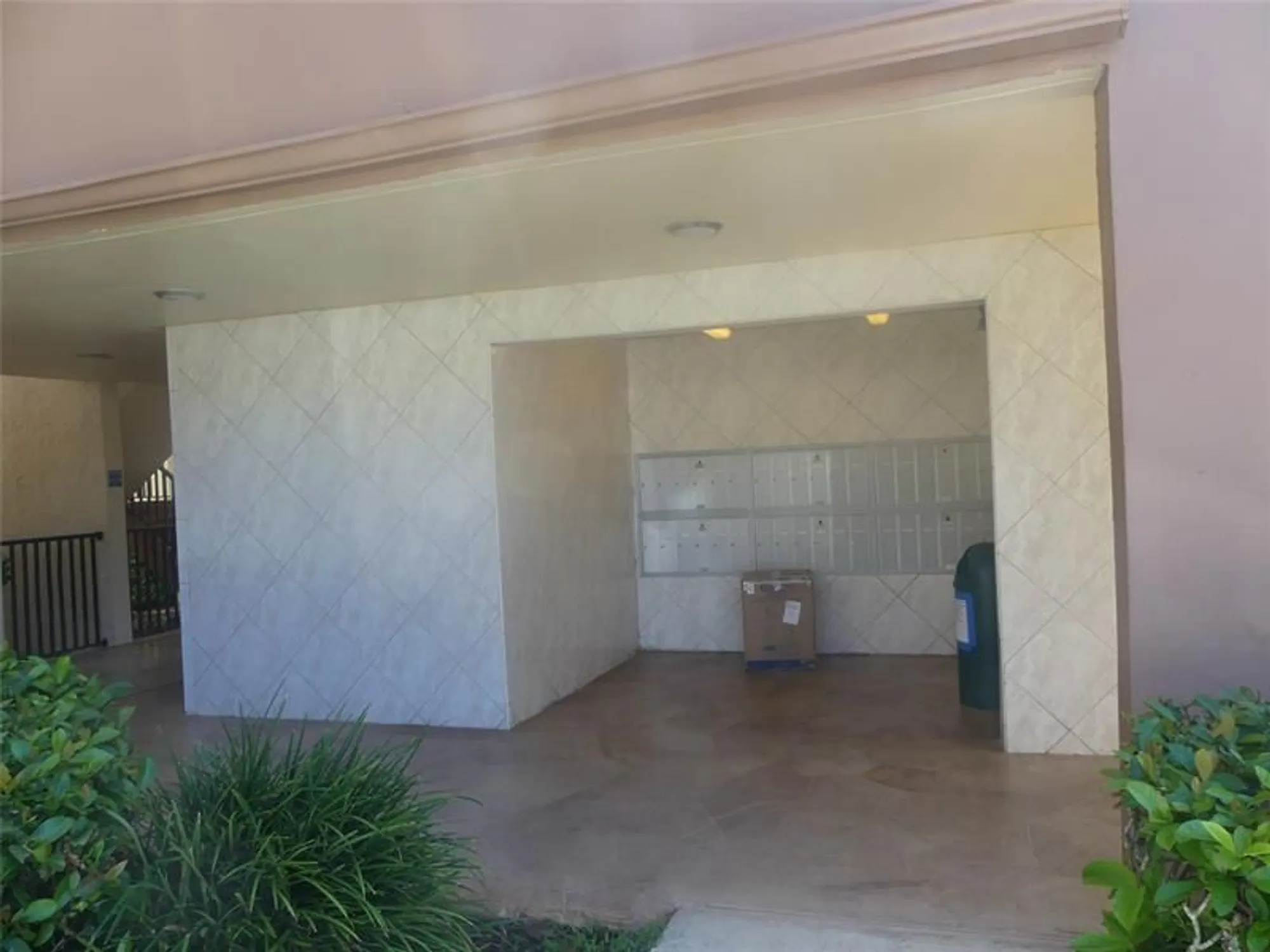 Property Slideshow image 6 of 15 | 10657 w clairmont cir 306, Tamarac, FL, 33321