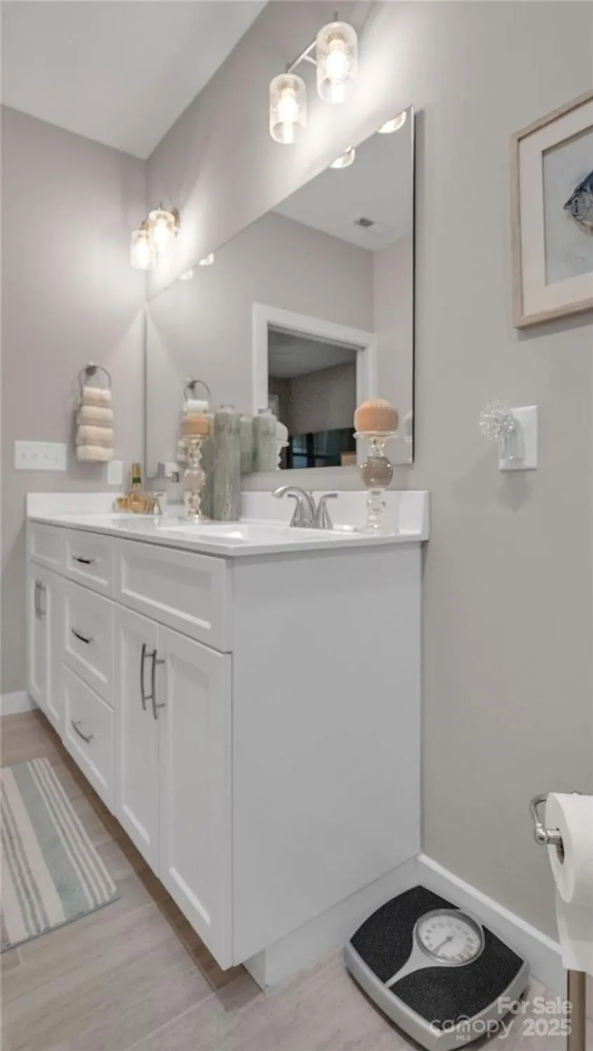 Property Slideshow image 33 of 44 | 1508 28th street ln se, Hickory, NC, 28602