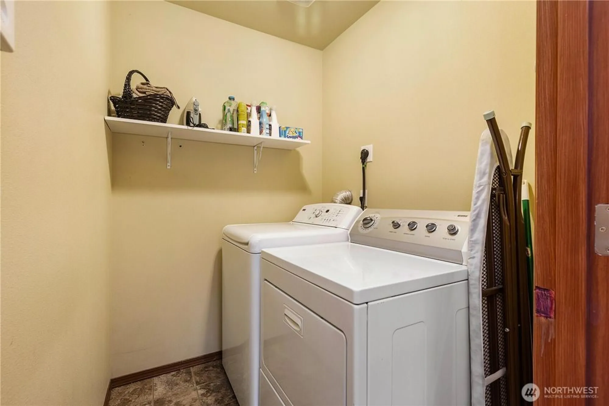 Property Slideshow image 19 of 31 | 24129 ne 112th ln # 151, Redmond, WA, 98053