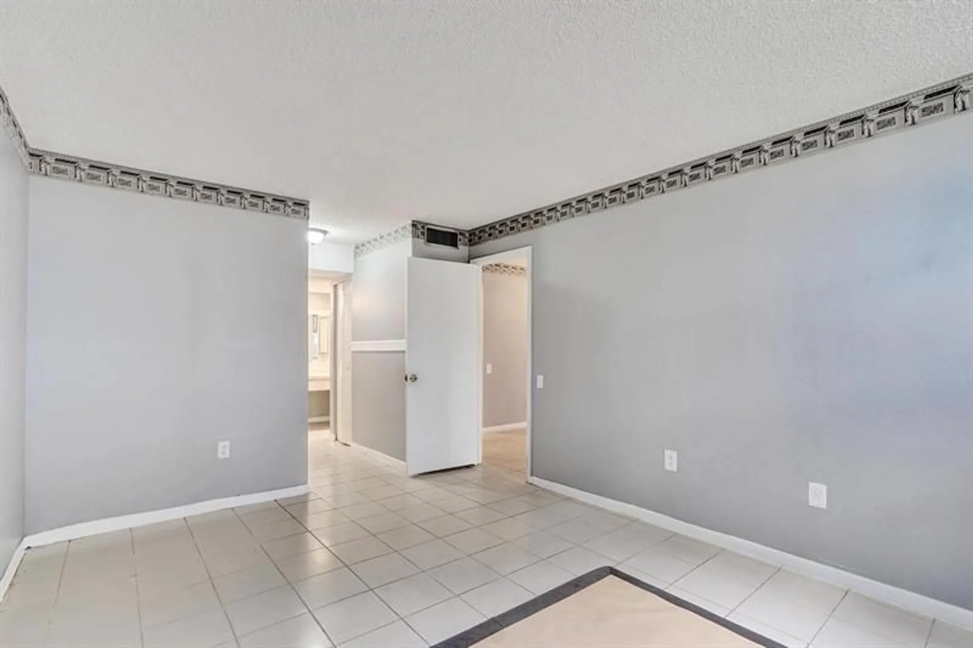 Property Slideshow image 16 of 31 | 9201 lime bay blvd apt 114, Tamarac, FL, 33321