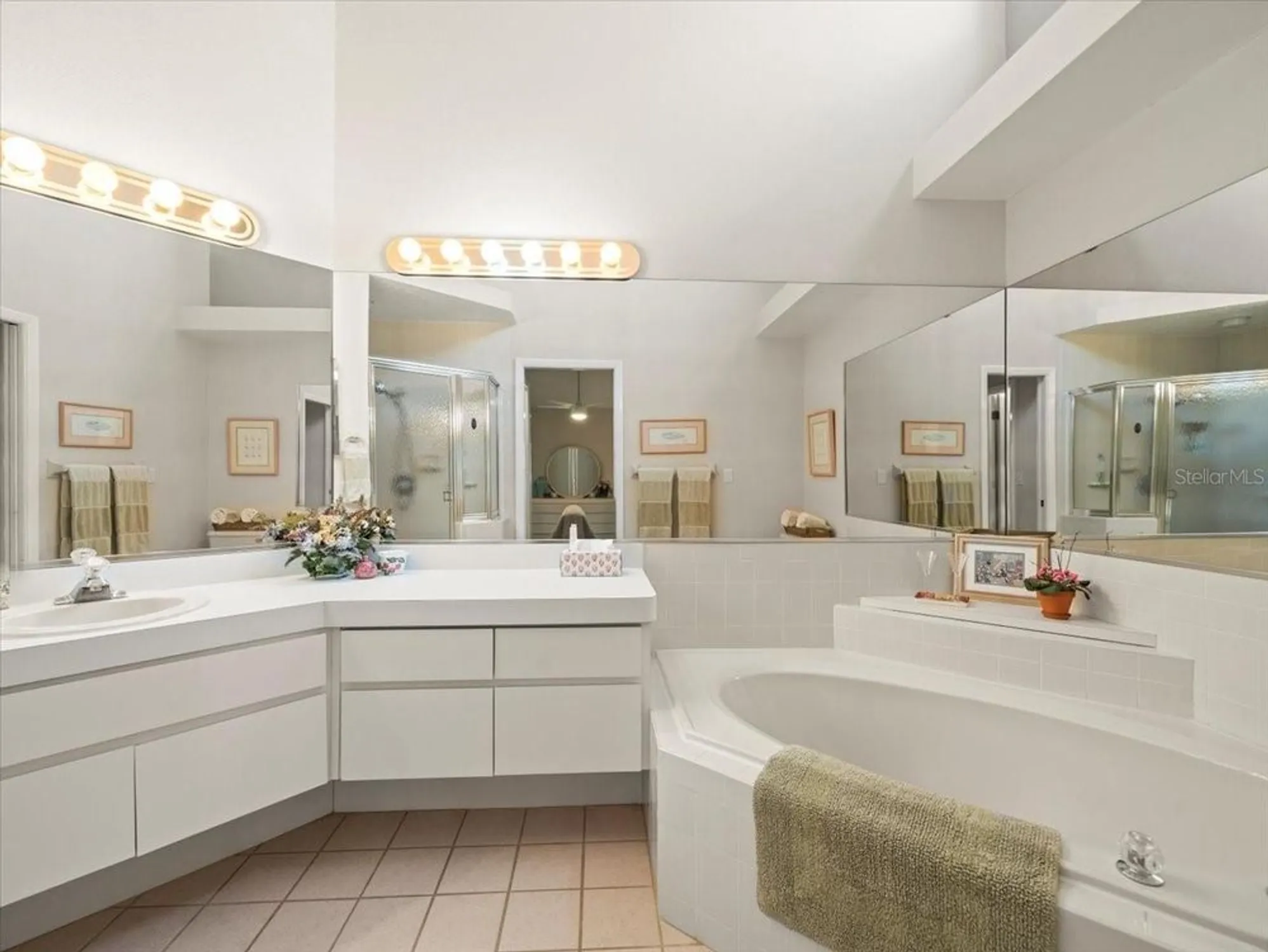 Property Slideshow image 32 of 58 | 9355 french quarters cir, Weeki Wachee, FL, 34613