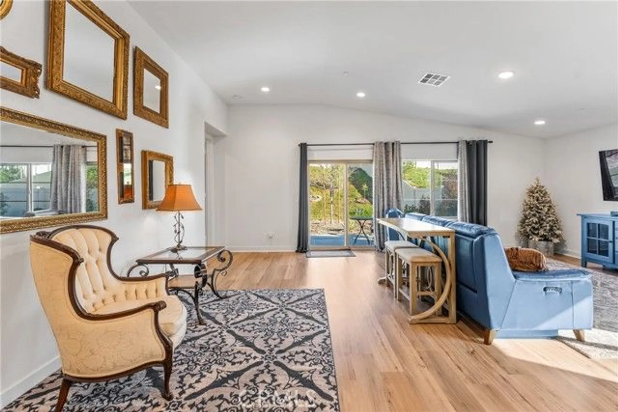 Property Slideshow image 12 of 45 | 1630 easton ln, Beaumont, CA, 92223